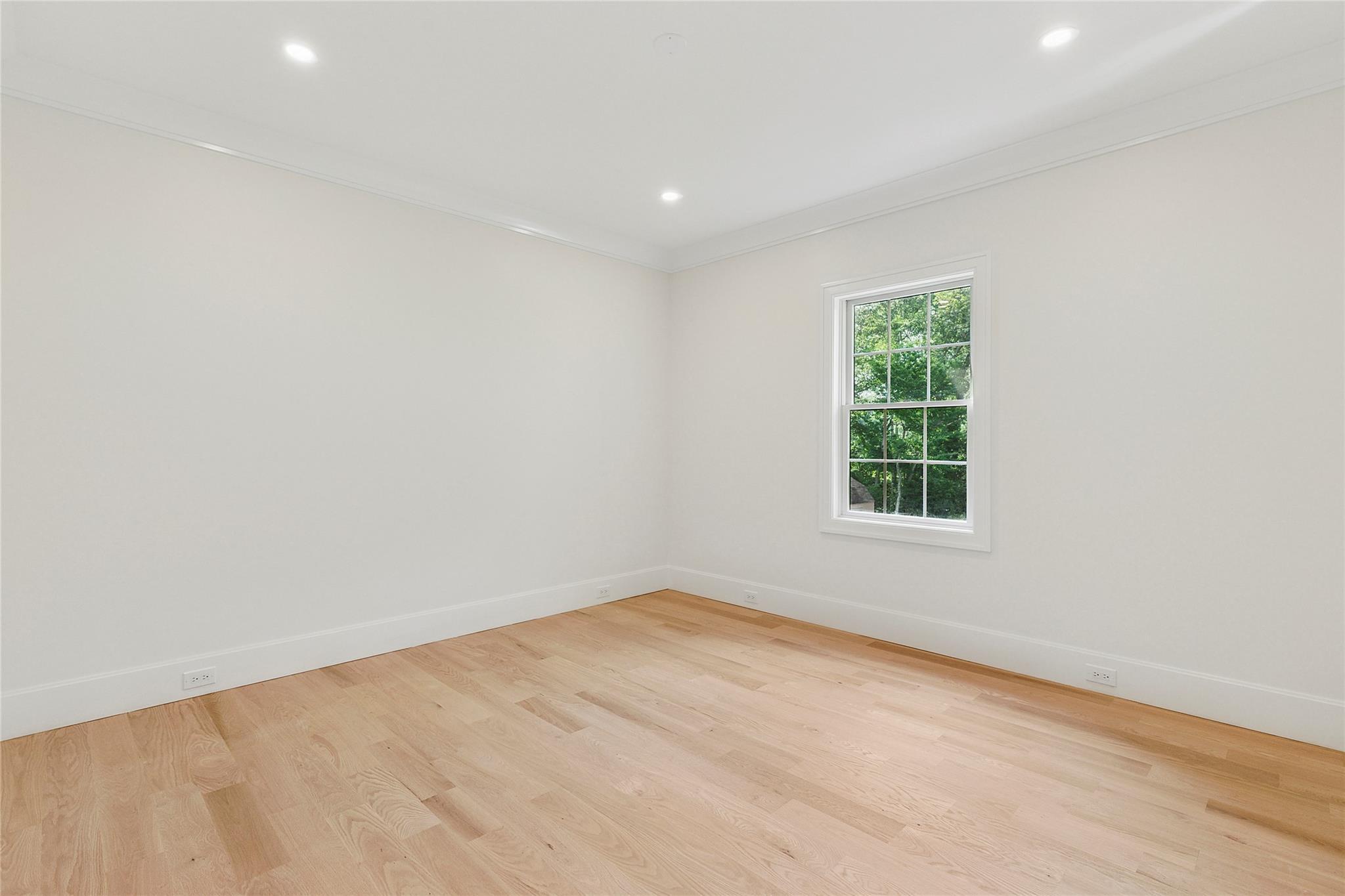 Single Family Chelsea  Suffolk County, NY 11746, MLS-880579-28