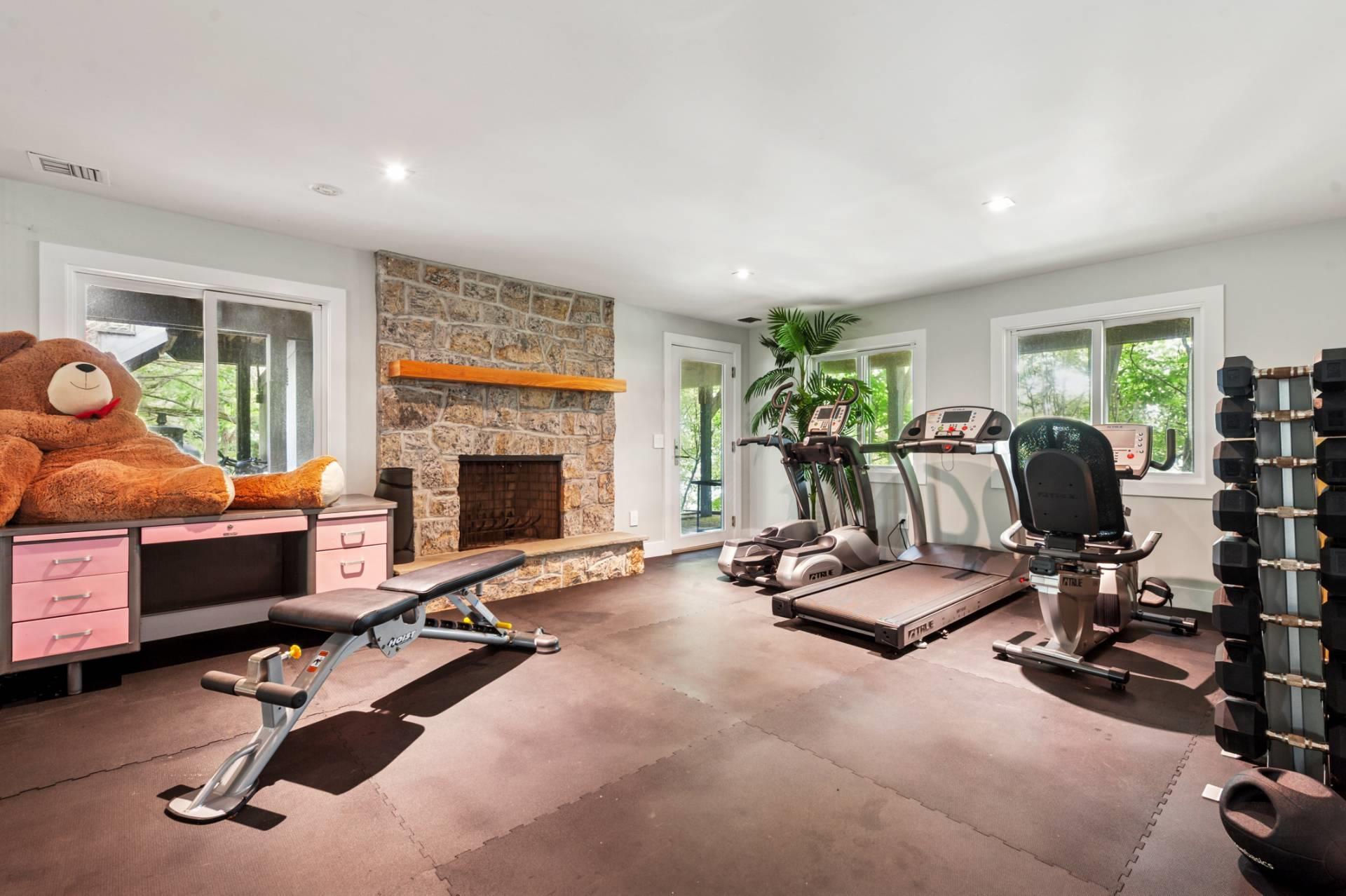 Single Family Shore  Suffolk County, NY 11964, MLS-880611-33