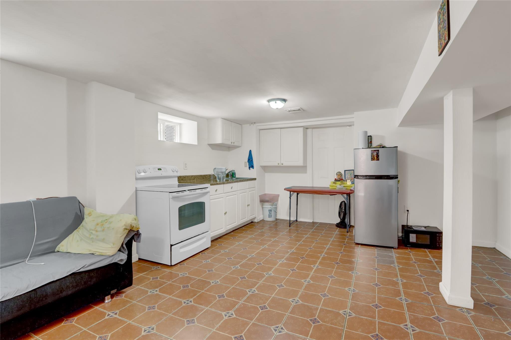 Single Family 239th  Queens, NY 11426, MLS-880625-24