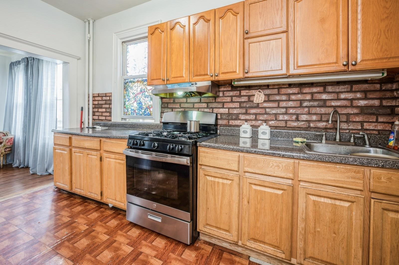 Single Family Kinsella  Bronx, NY 10462, MLS-880640-13