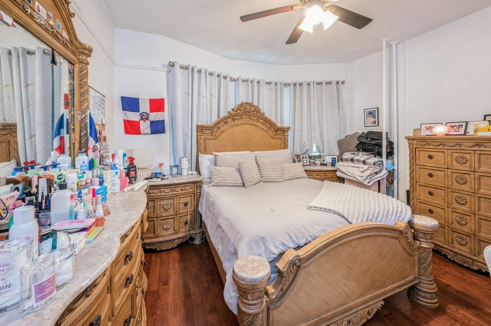 Single Family Kinsella  Bronx, NY 10462, MLS-880640-15