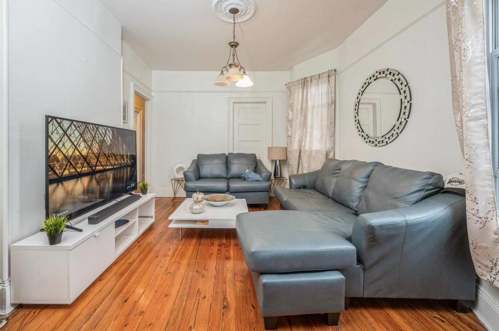 Single Family Kinsella  Bronx, NY 10462, MLS-880640-19