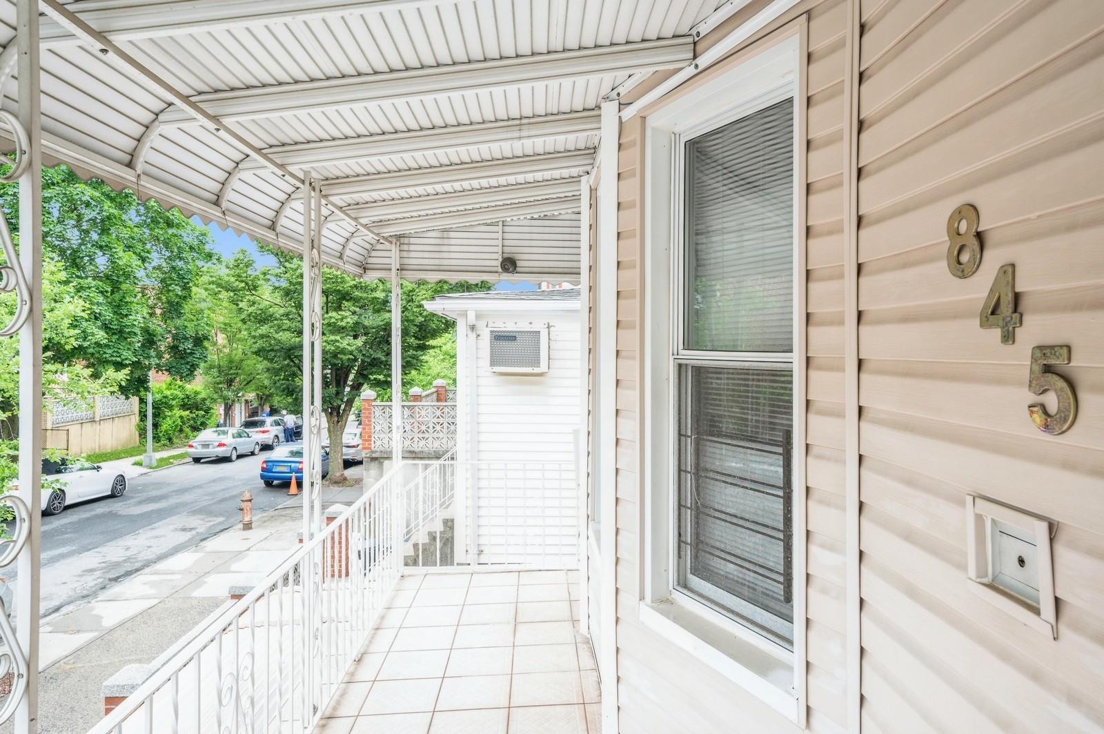 Single Family Kinsella  Bronx, NY 10462, MLS-880640-3