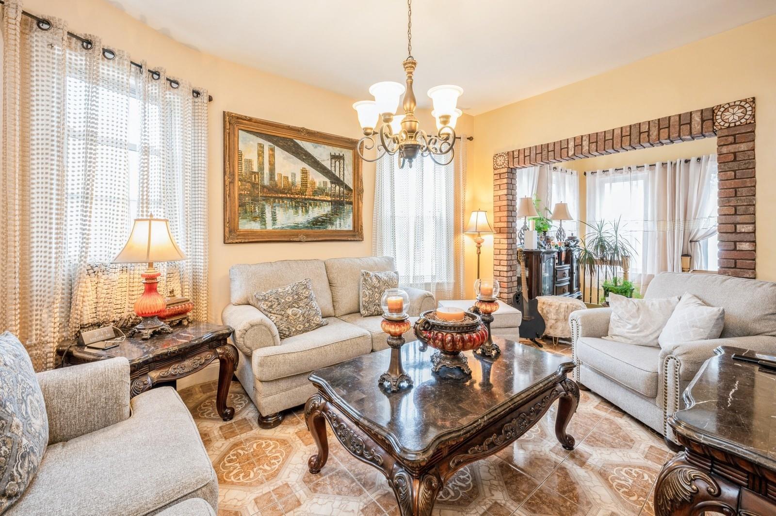 Single Family Kinsella  Bronx, NY 10462, MLS-880640-8