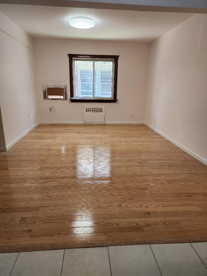 Single Family 46 Rd  Queens, NY 11361, MLS-880643-2