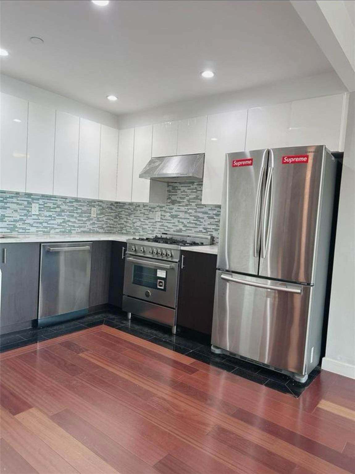 Condo 37th  Queens, NY 11368, MLS-880655-2