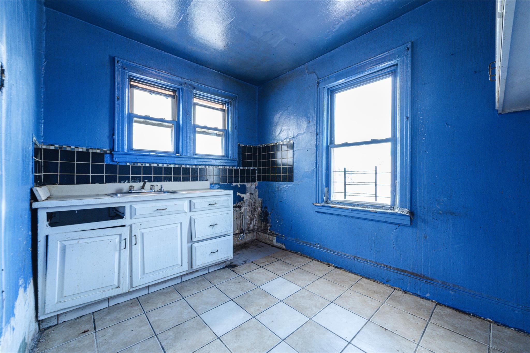 Single Family 100  Queens, NY 11369, MLS-880658-11