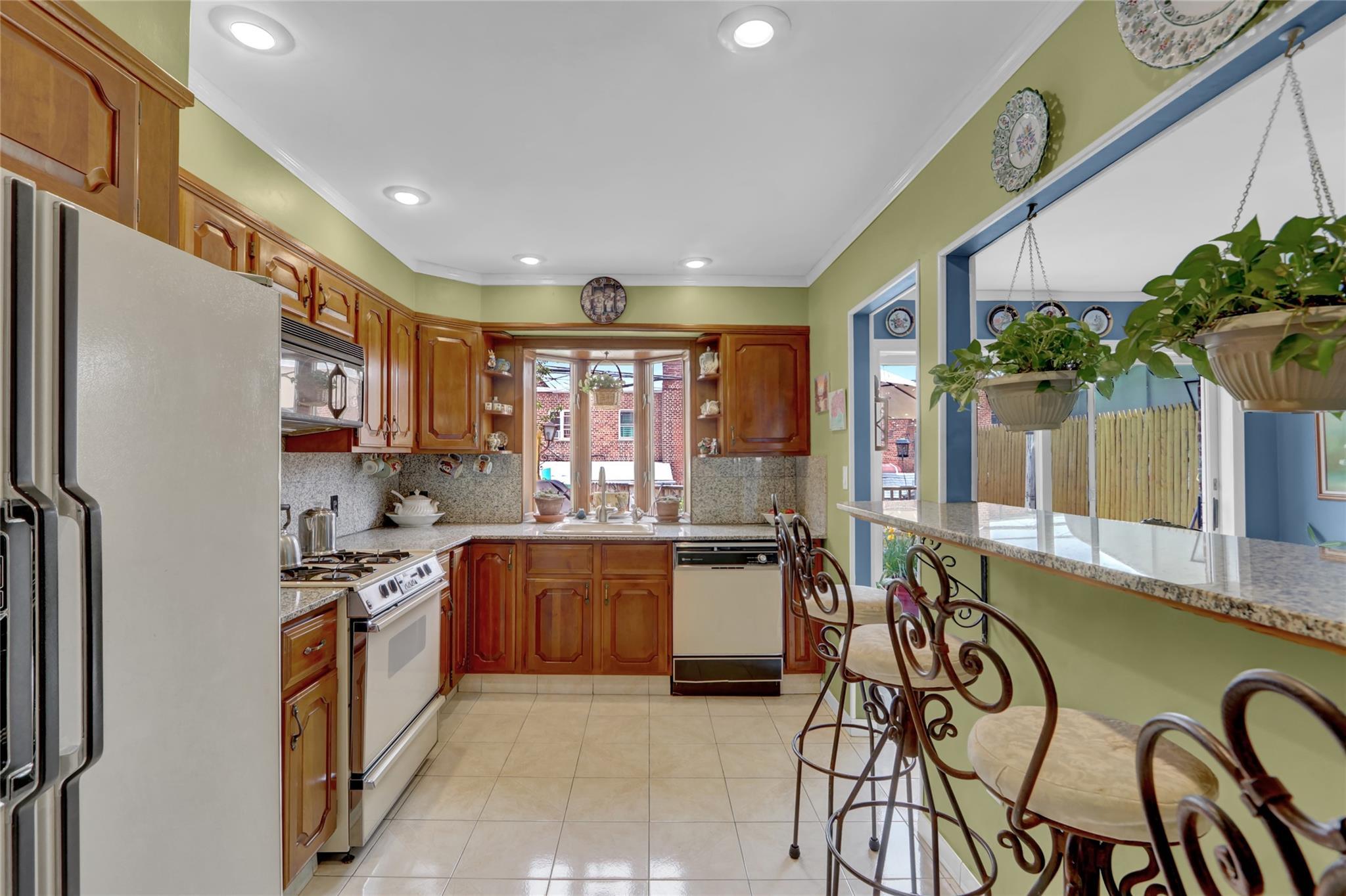 Single Family 76th  Queens, NY 11370, MLS-880659-10