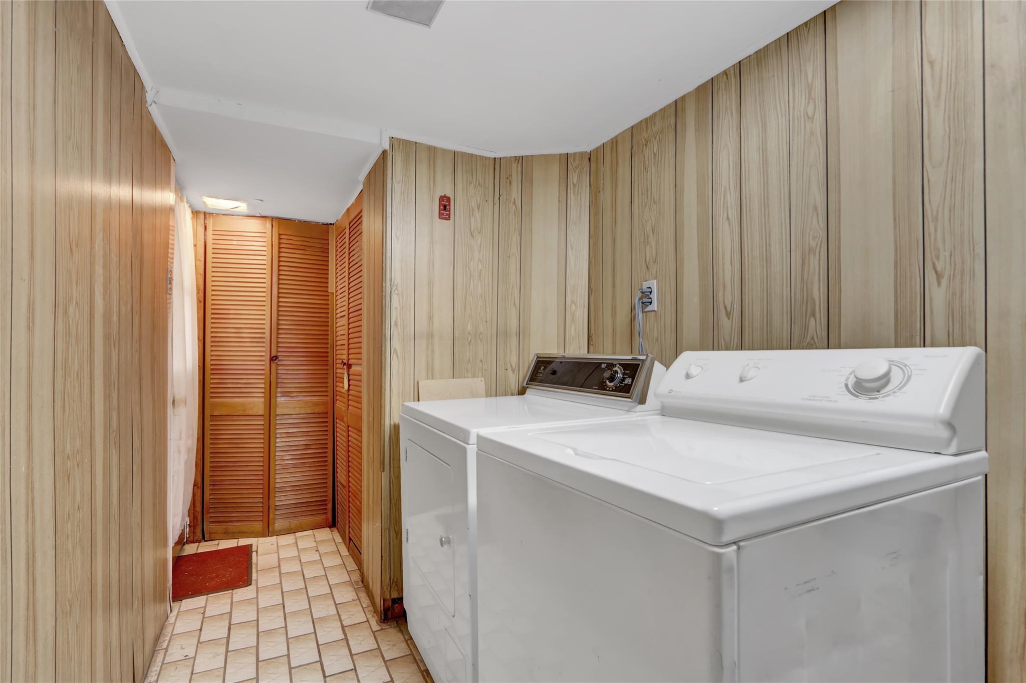 Single Family 76th  Queens, NY 11370, MLS-880659-16