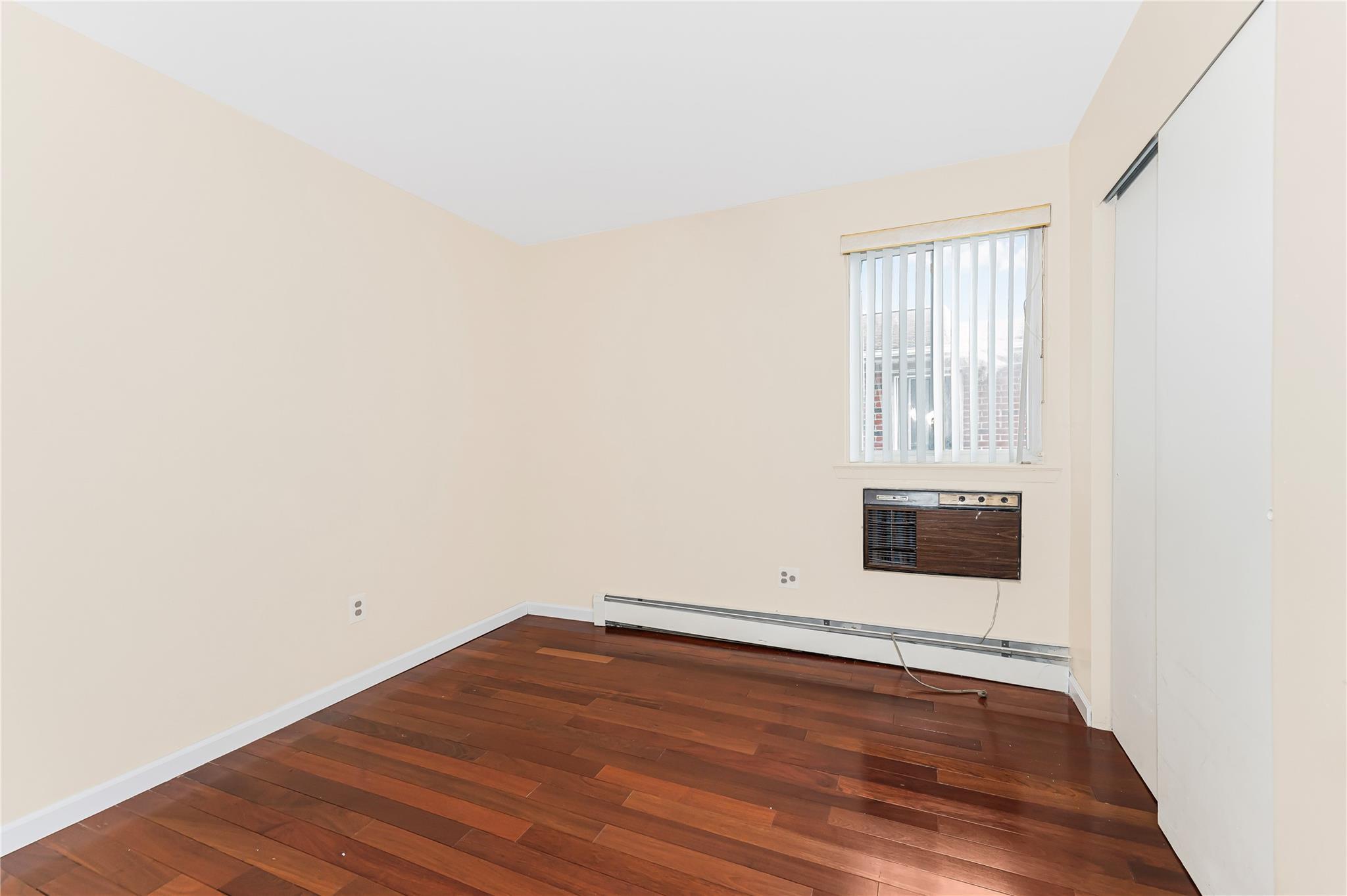 Single Family Delanoy  Bronx, NY 10469, MLS-880667-12