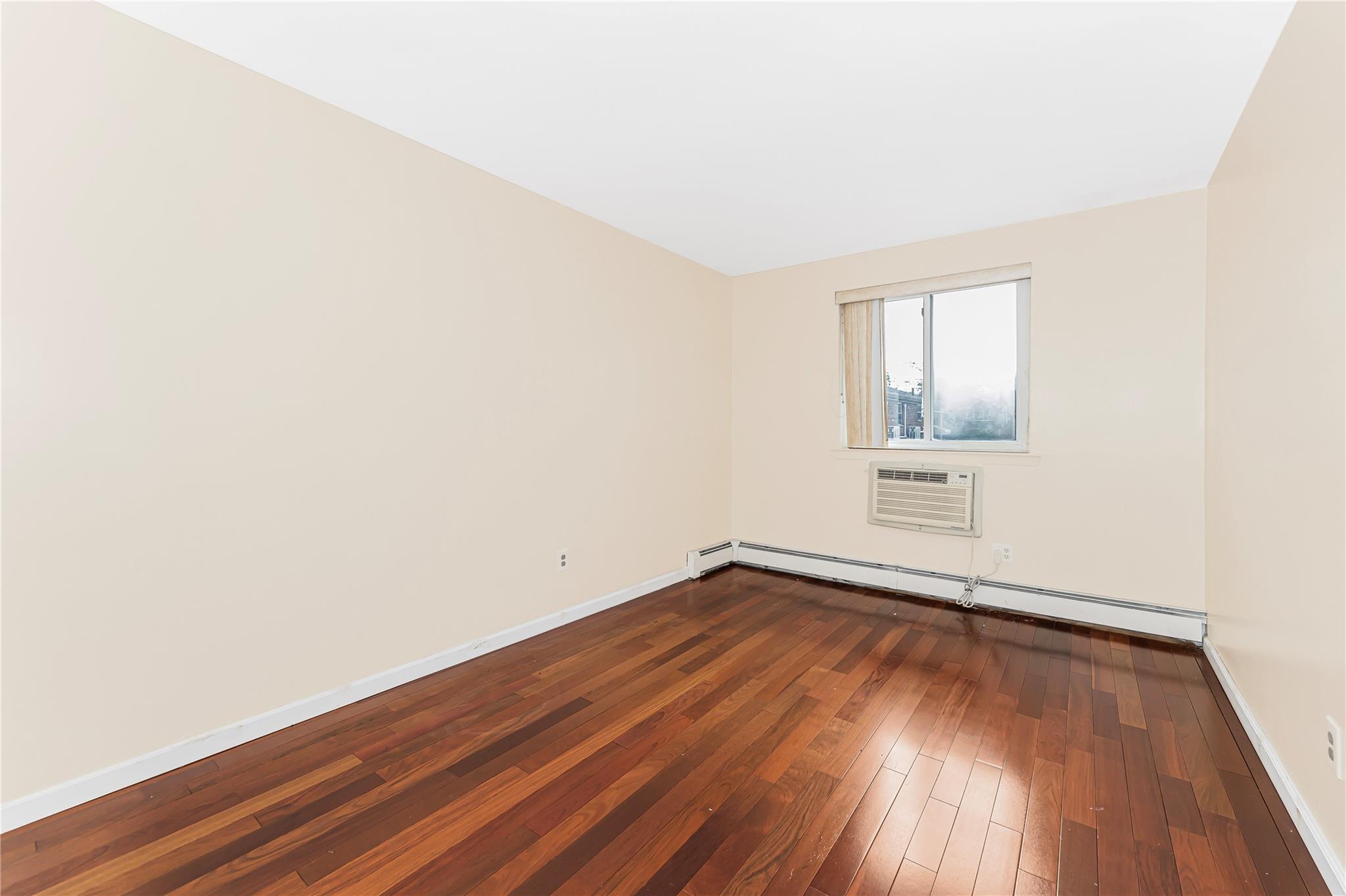 Single Family Delanoy  Bronx, NY 10469, MLS-880667-13