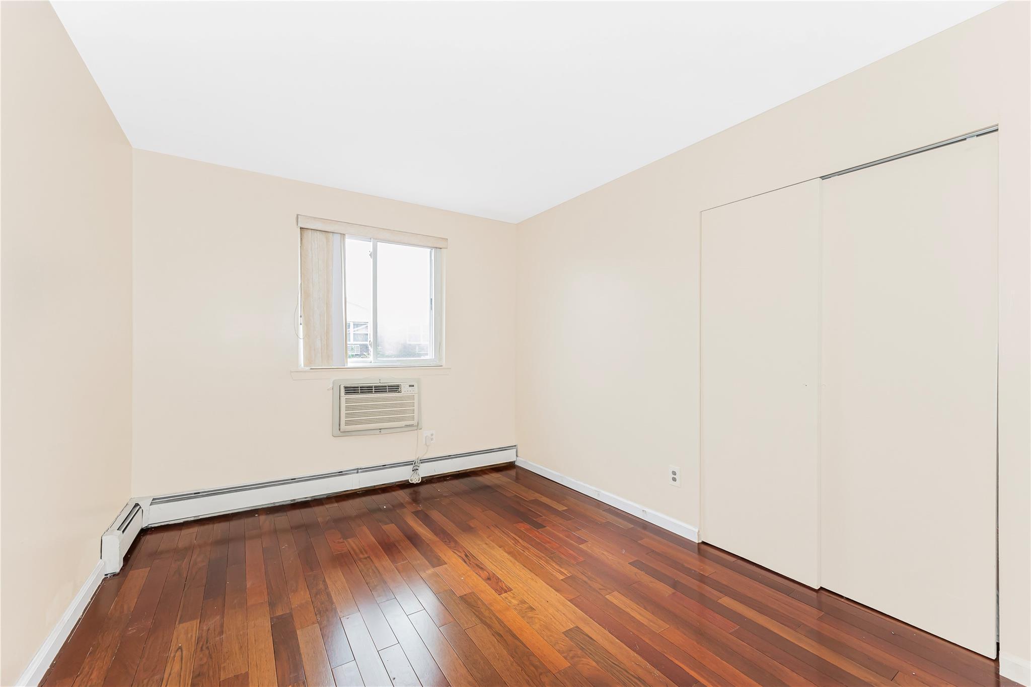 Single Family Delanoy  Bronx, NY 10469, MLS-880667-14