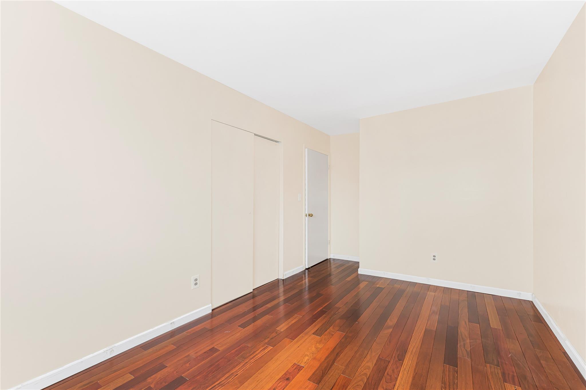 Single Family Delanoy  Bronx, NY 10469, MLS-880667-15
