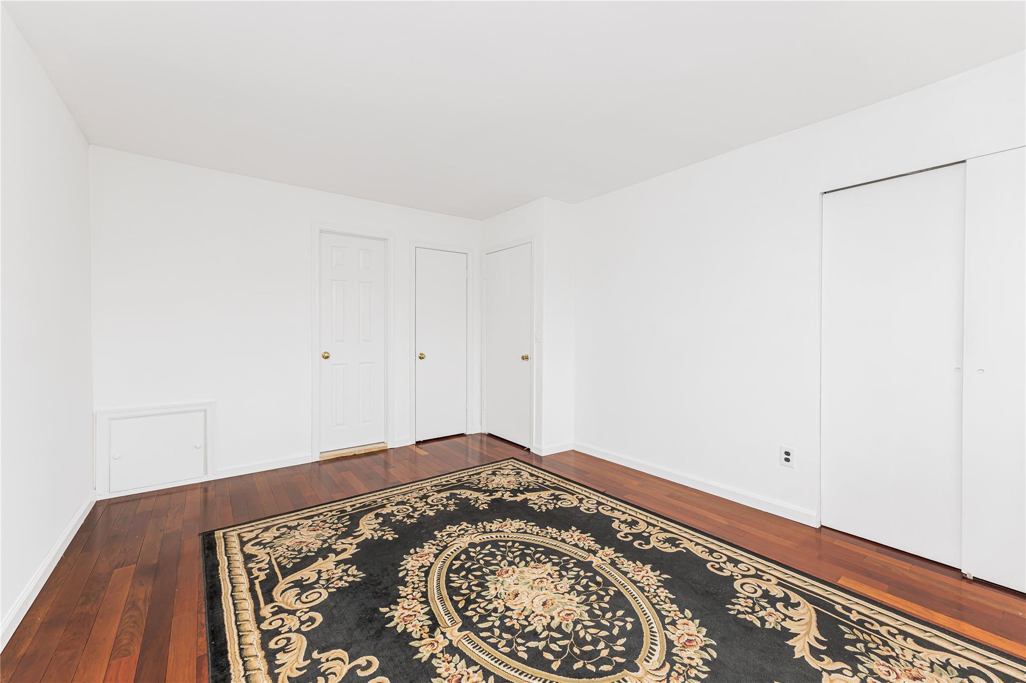 Single Family Delanoy  Bronx, NY 10469, MLS-880667-17