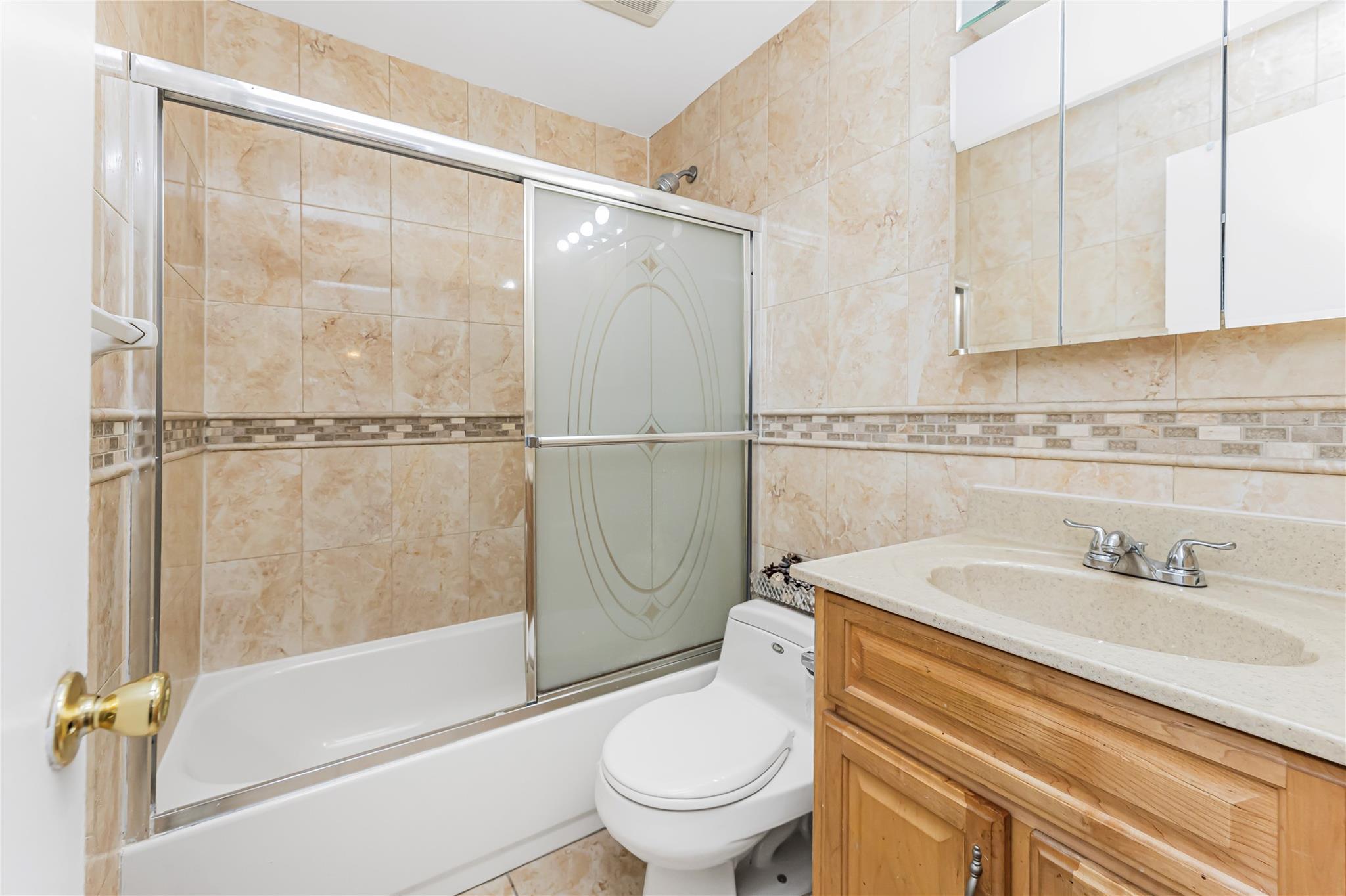 Single Family Delanoy  Bronx, NY 10469, MLS-880667-23