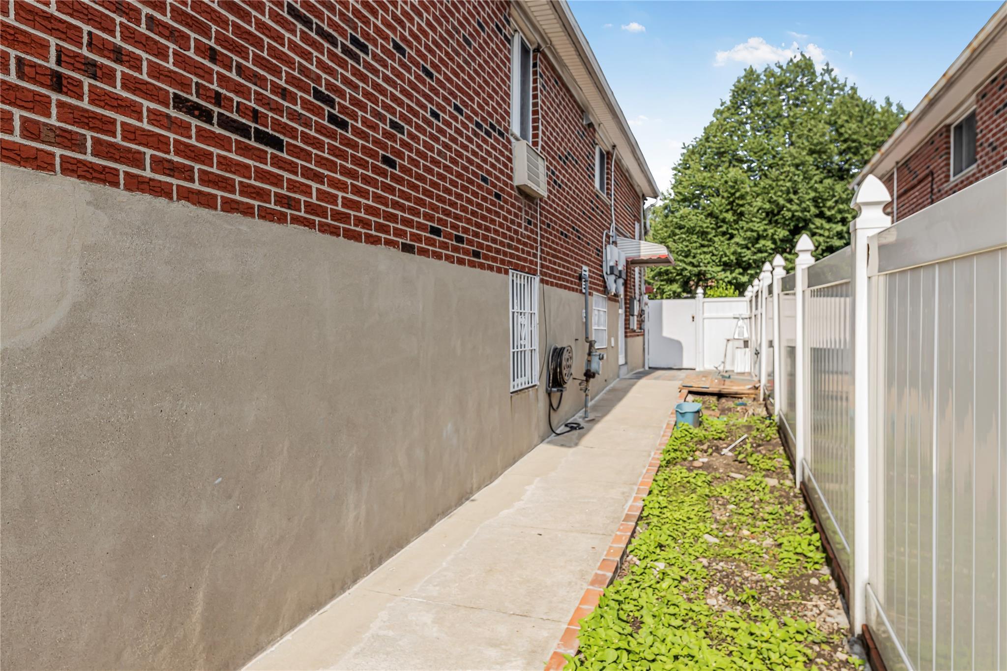 Single Family Delanoy  Bronx, NY 10469, MLS-880667-36