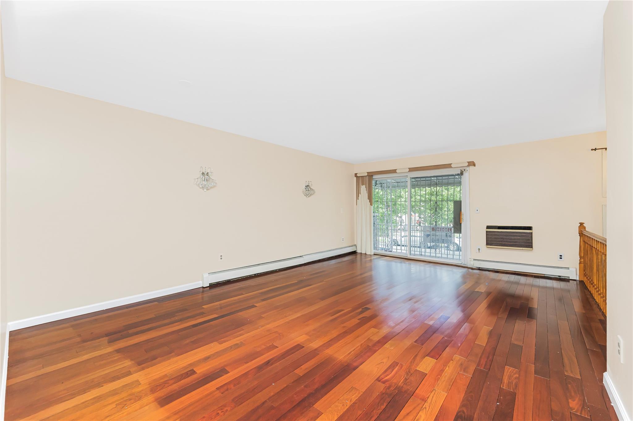 Single Family Delanoy  Bronx, NY 10469, MLS-880667-4