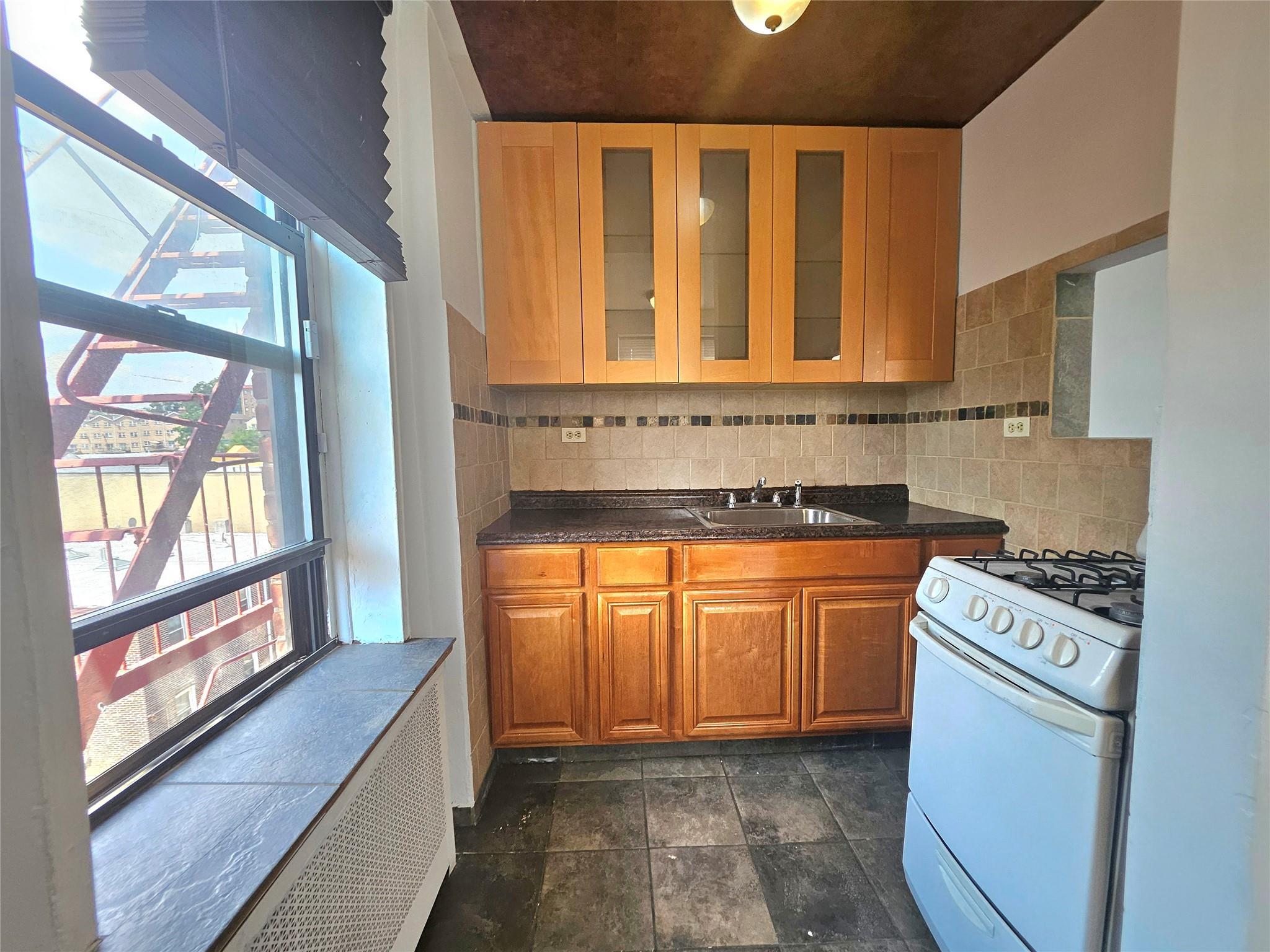 Coop 173  Queens, NY 11432, MLS-880681-10