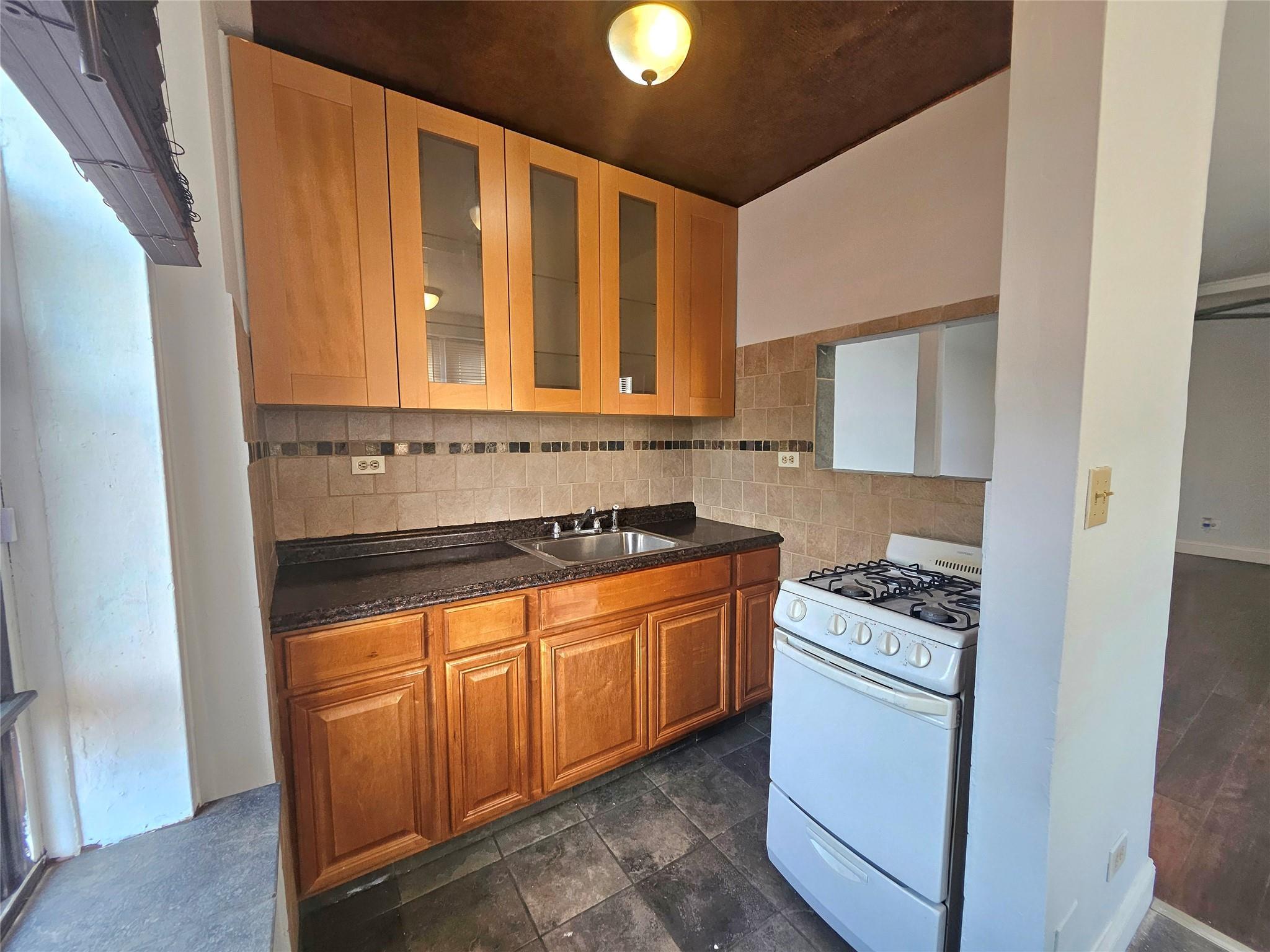 Coop 173  Queens, NY 11432, MLS-880681-9