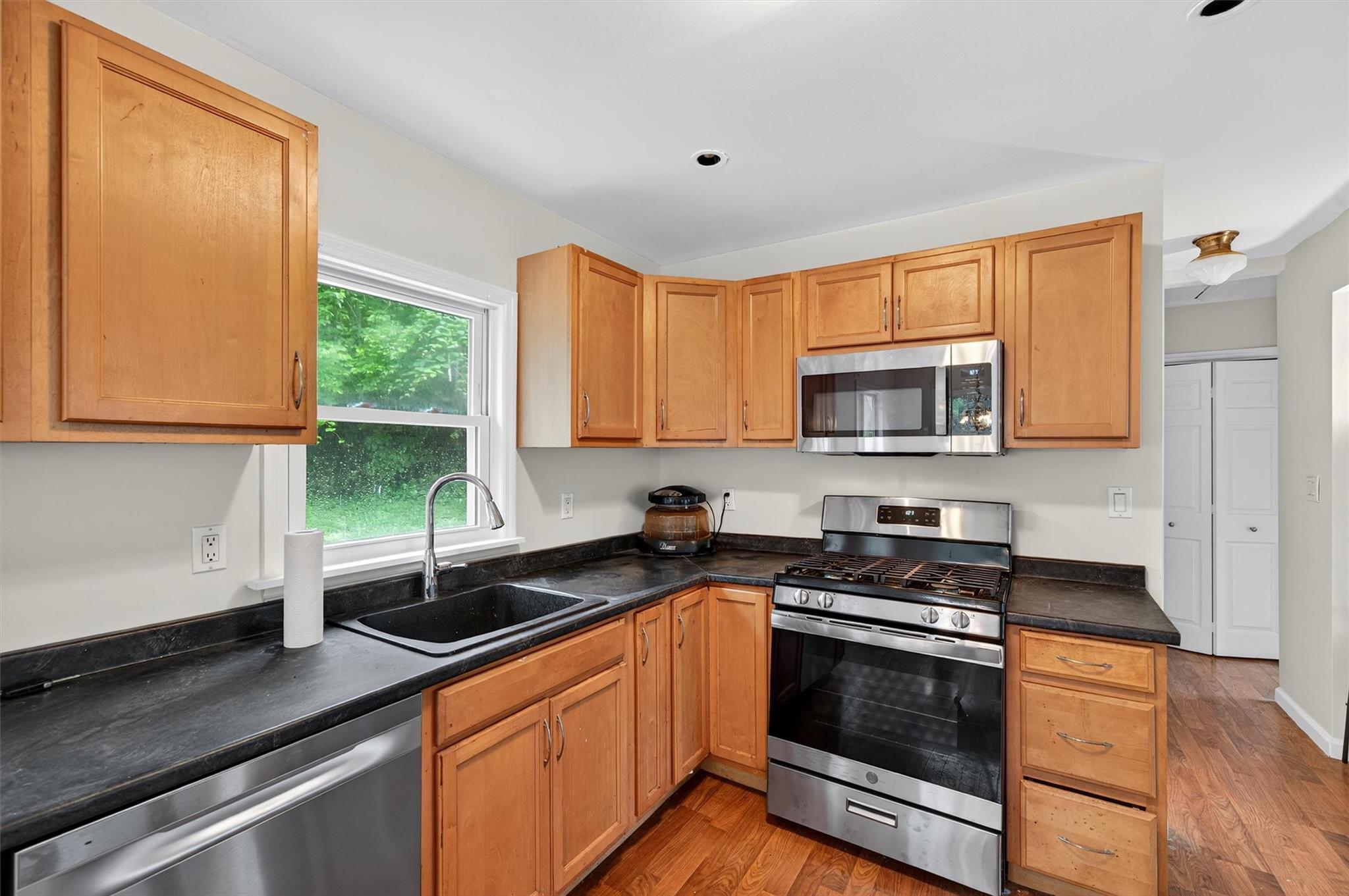 Single Family Claremont  Orange County, NY 10950, MLS-880685-10