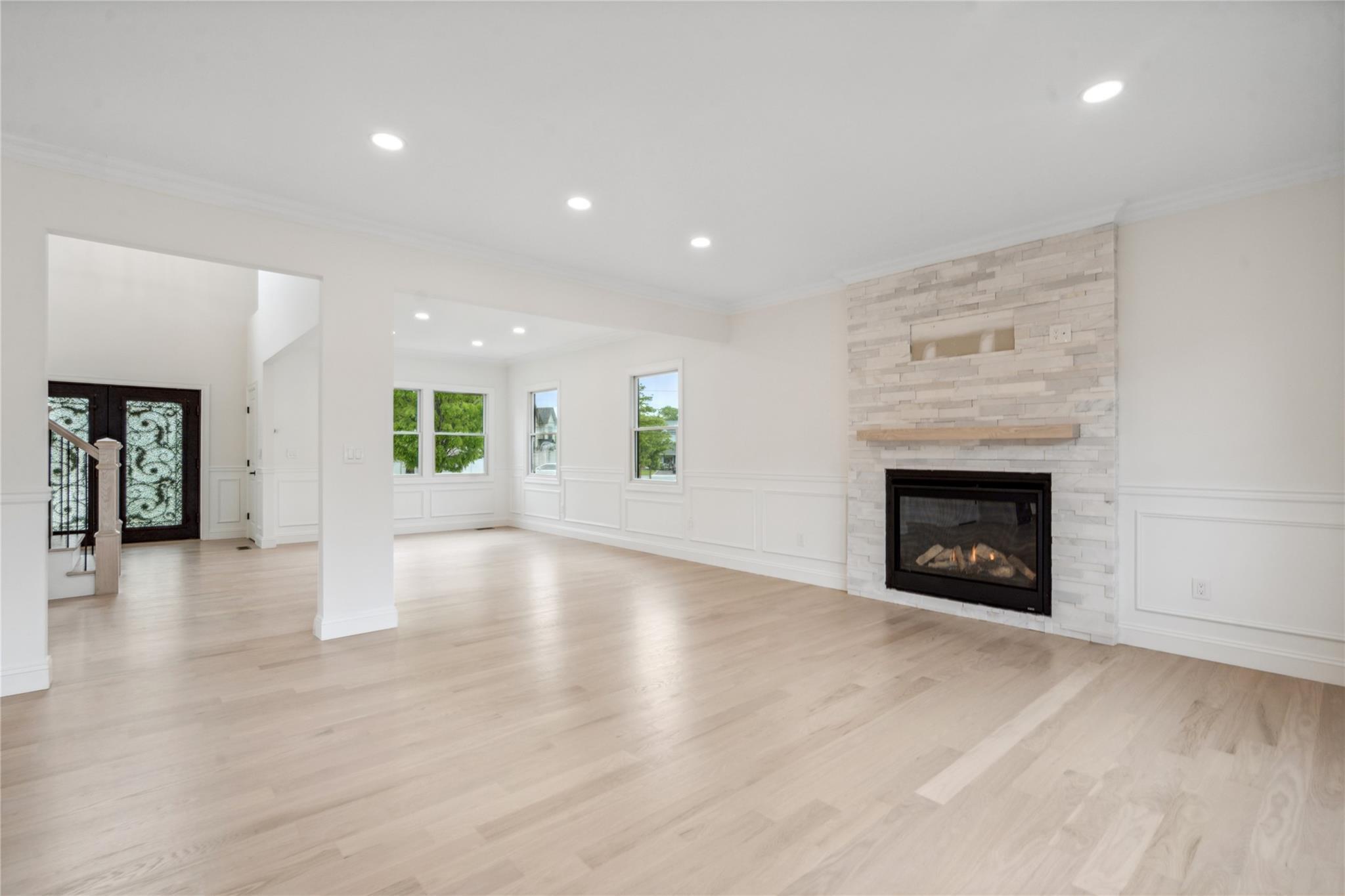 Single Family Lorraine  Nassau County, NY 11791, MLS-880703-12
