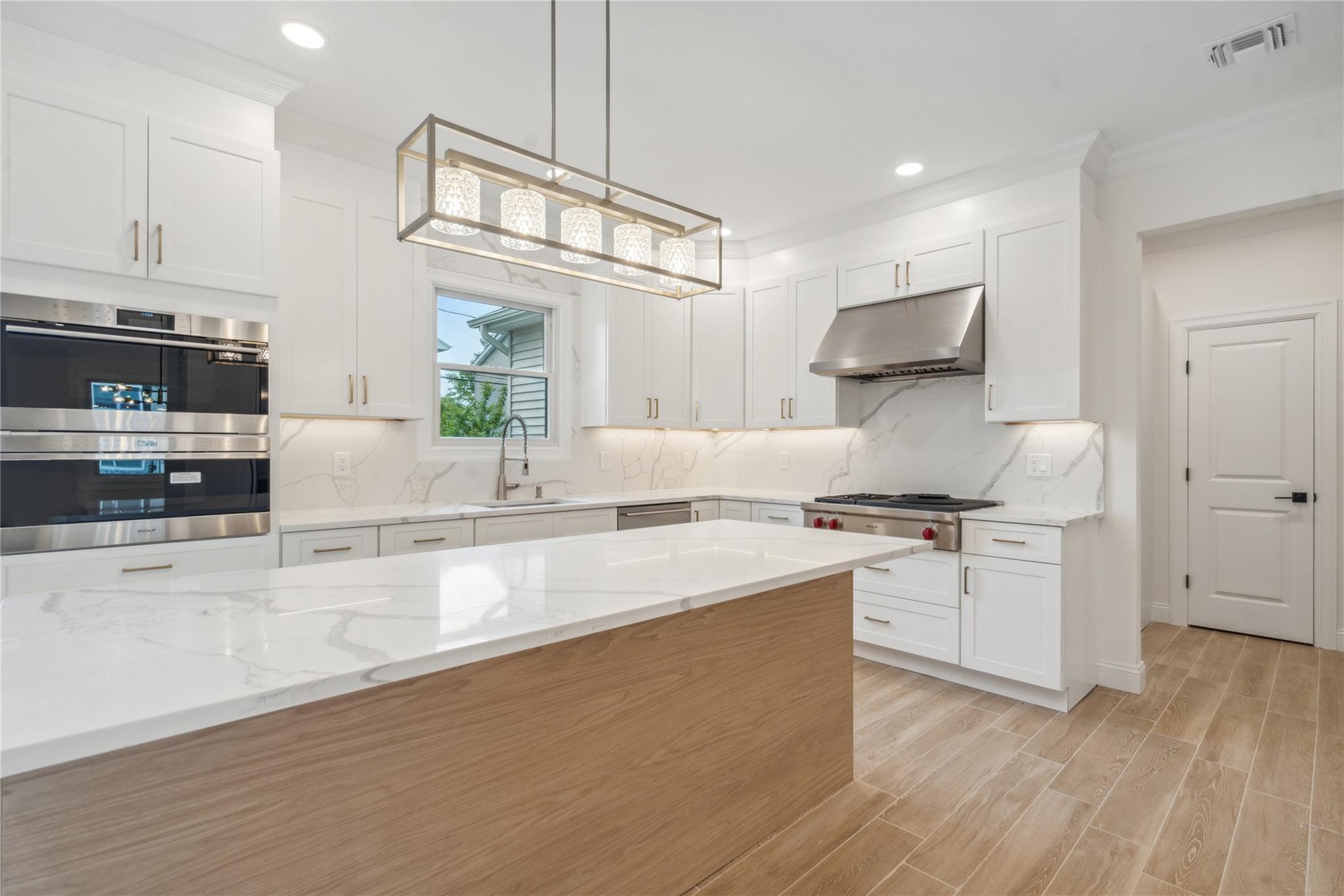Single Family Lorraine  Nassau County, NY 11791, MLS-880703-15