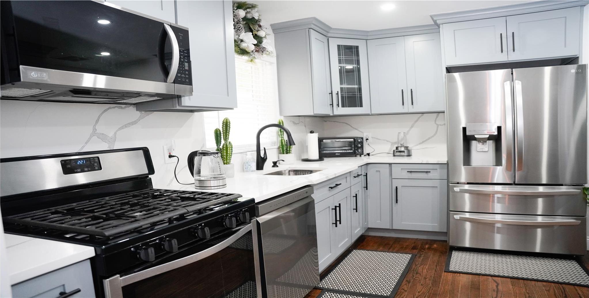 Single Family Boxwood Close  Dutchess County, NY 12533, MLS-880707-17