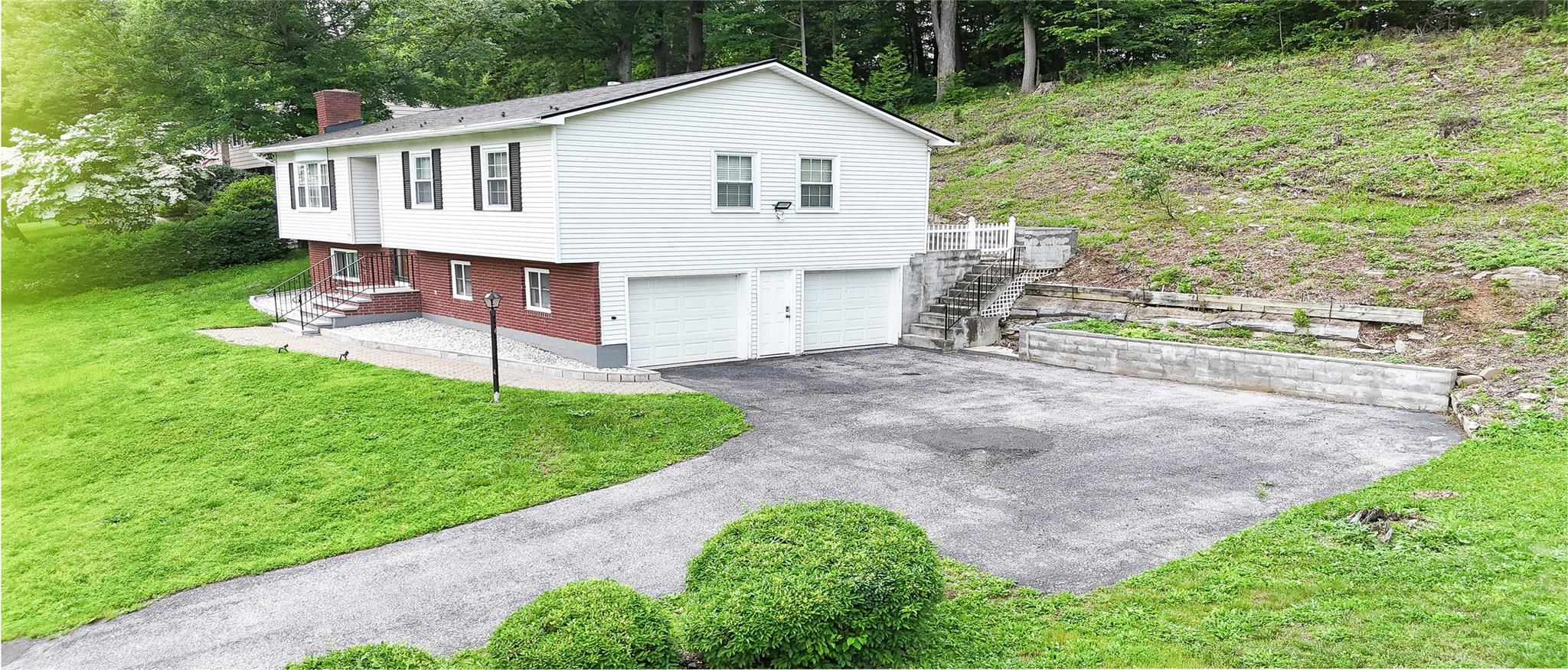 Single Family Boxwood Close  Dutchess County, NY 12533, MLS-880707-4