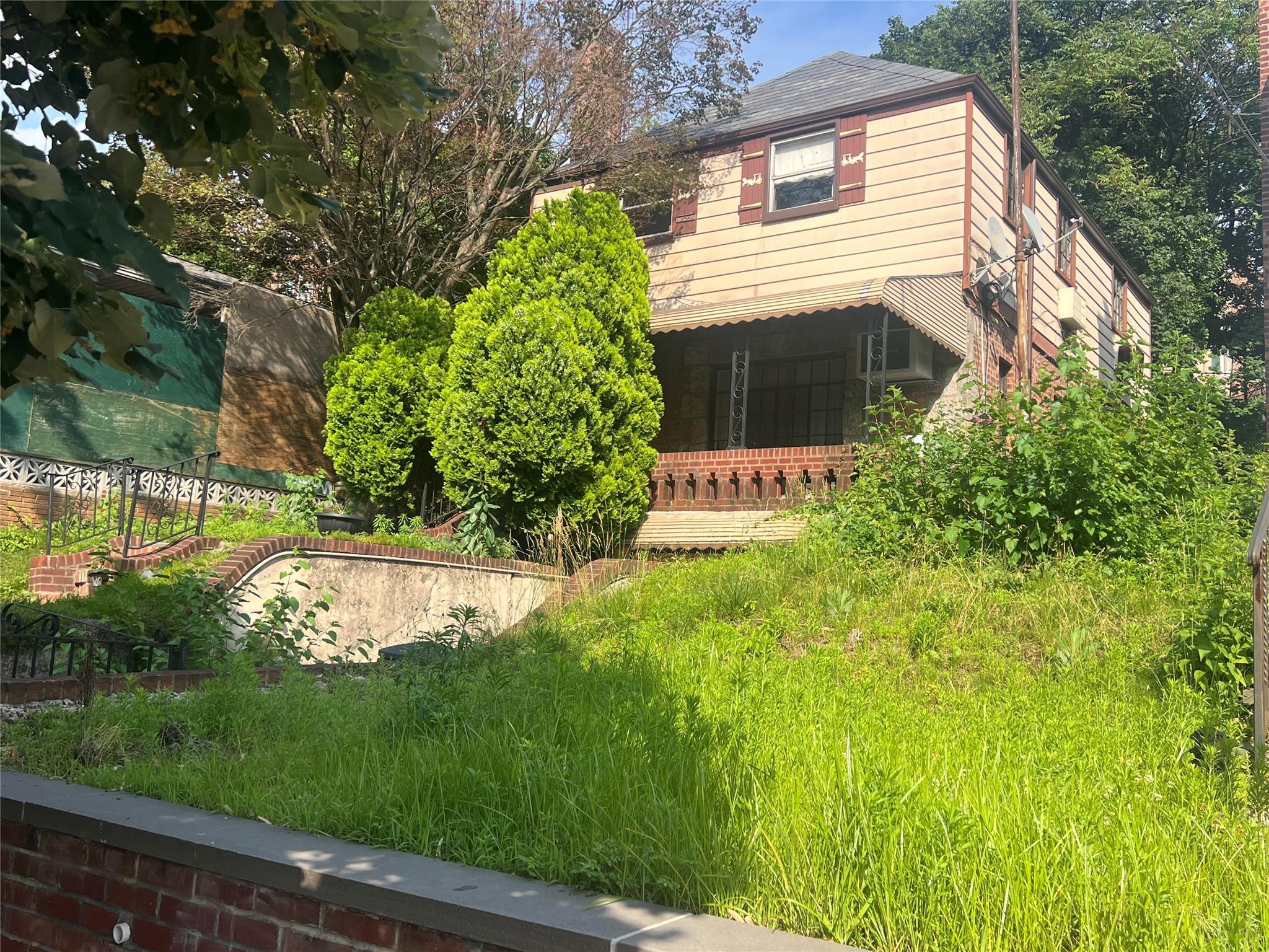 Single Family 63rd  Queens, NY 11378, MLS-880713-3