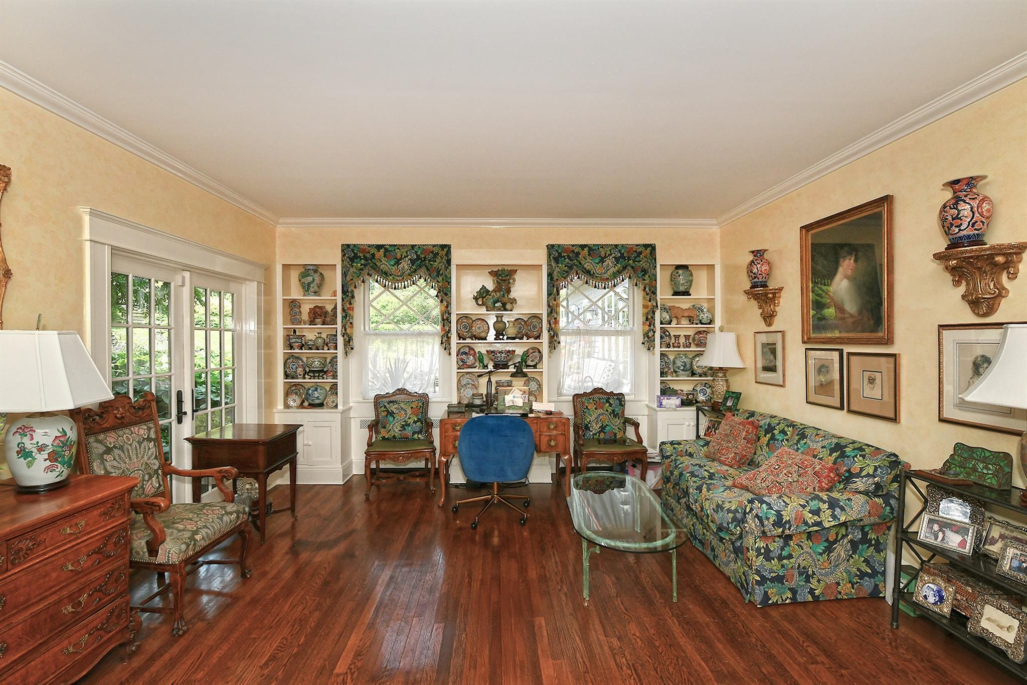Single Family Horse Hollow  Nassau County, NY 11560, MLS-880807-10