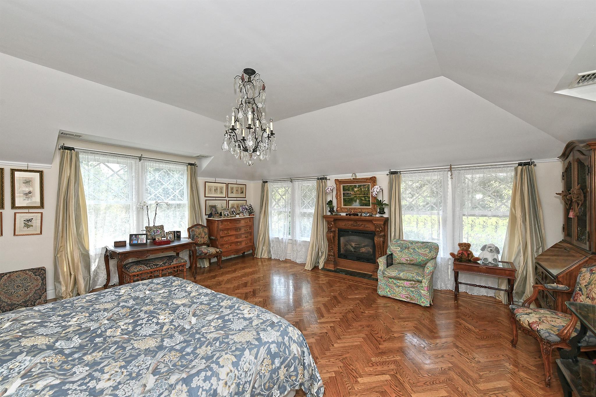 Single Family Horse Hollow  Nassau County, NY 11560, MLS-880807-21