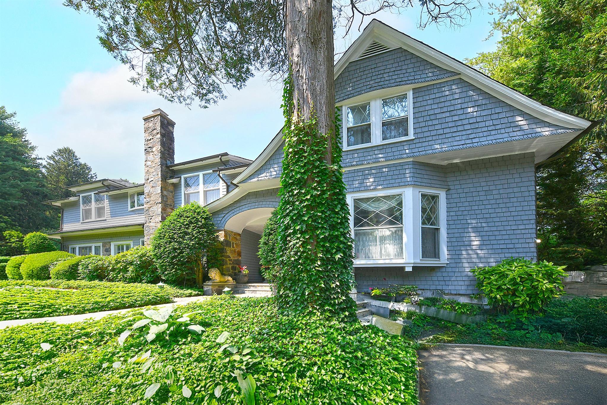 Single Family Horse Hollow  Nassau County, NY 11560, MLS-880807-3