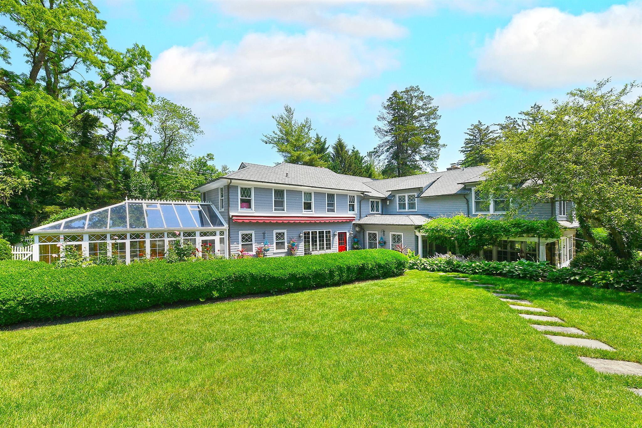 Single Family Horse Hollow  Nassau County, NY 11560, MLS-880807-30