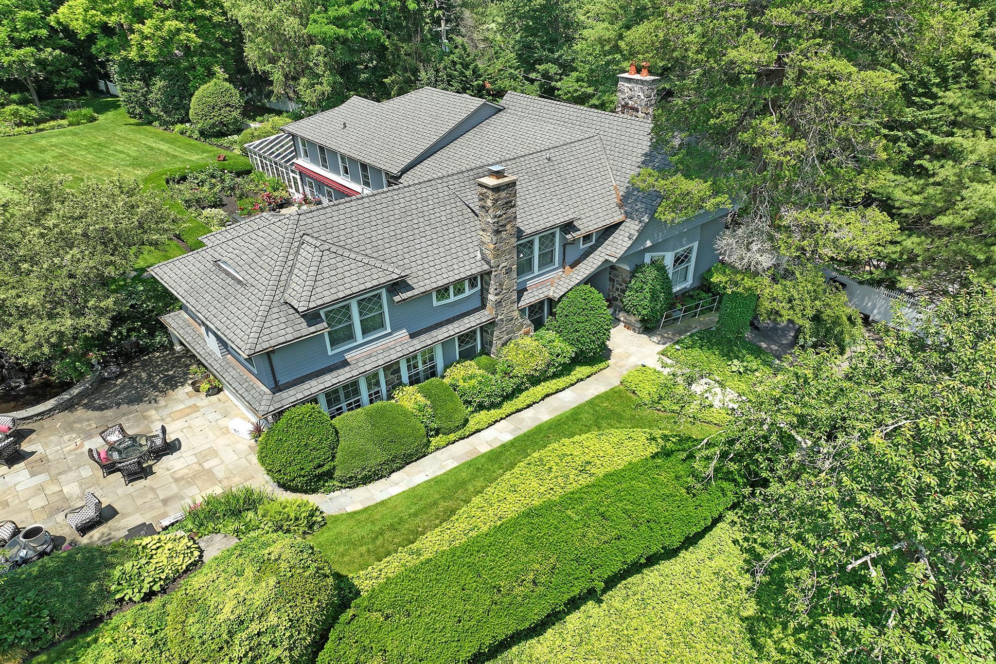 Single Family Horse Hollow  Nassau County, NY 11560, MLS-880807-45