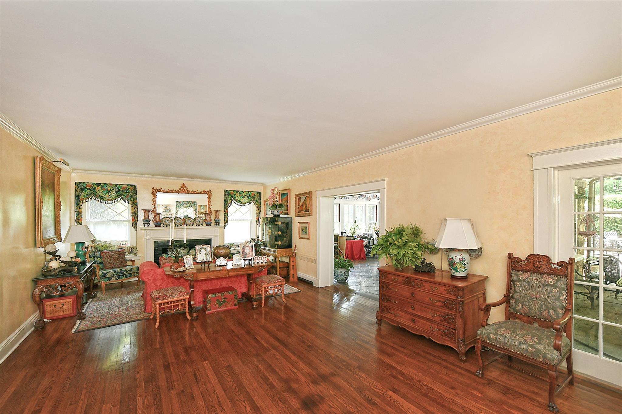 Single Family Horse Hollow  Nassau County, NY 11560, MLS-880807-8