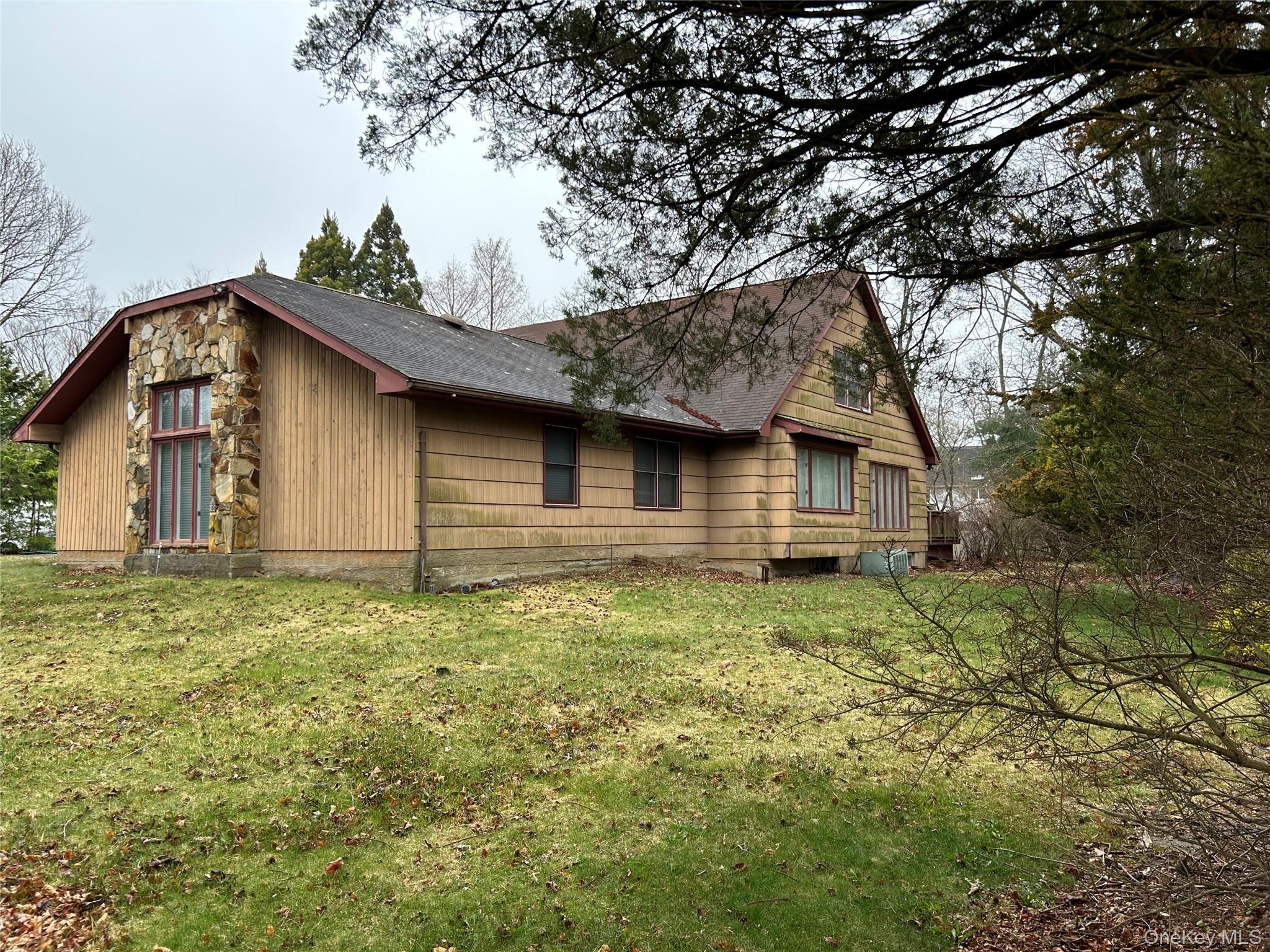 Single Family Cedarfield Suffolk County, NY 11780, MLS-880824-4