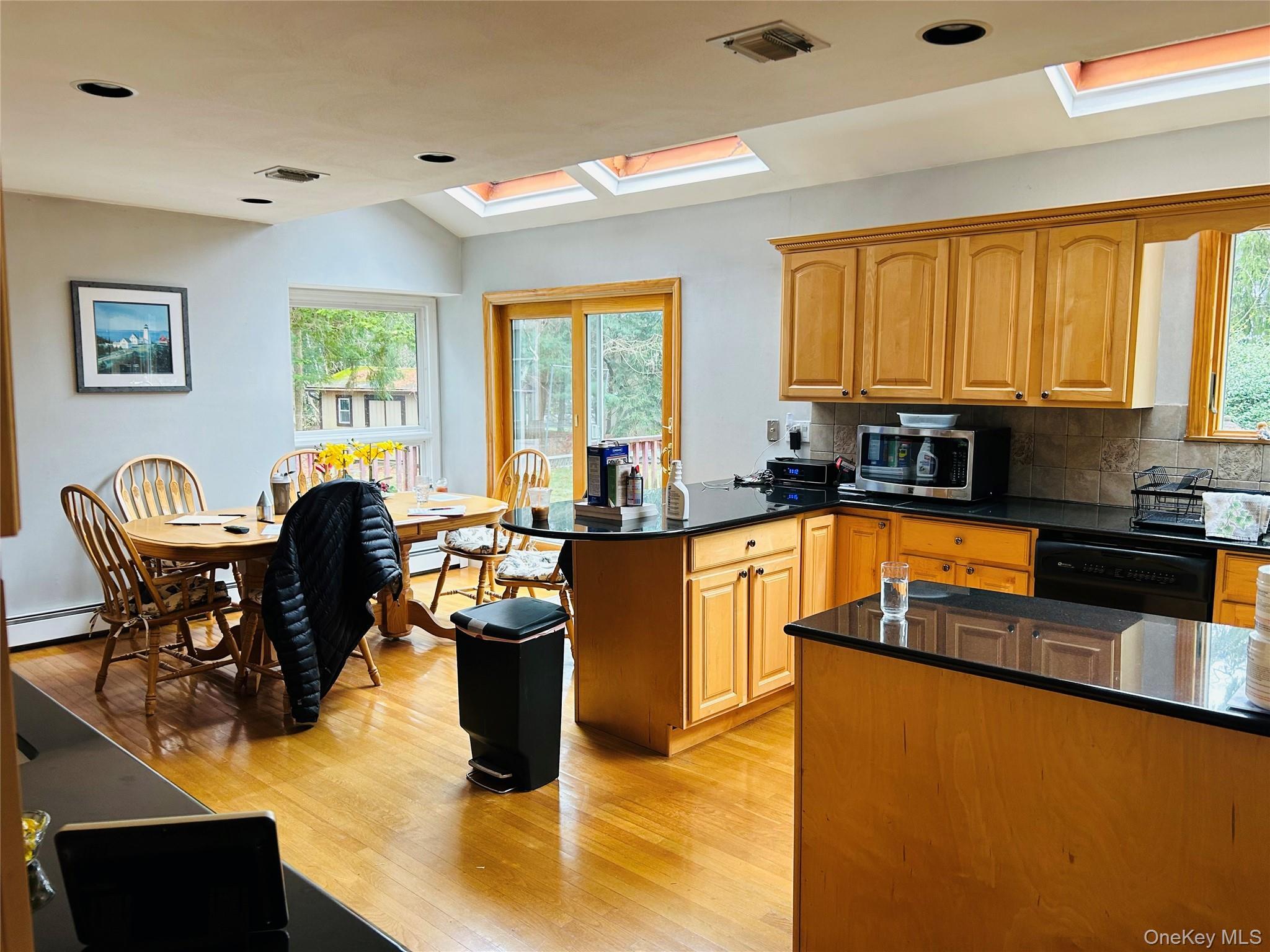 Single Family Cedarfield Suffolk County, NY 11780, MLS-880824-6