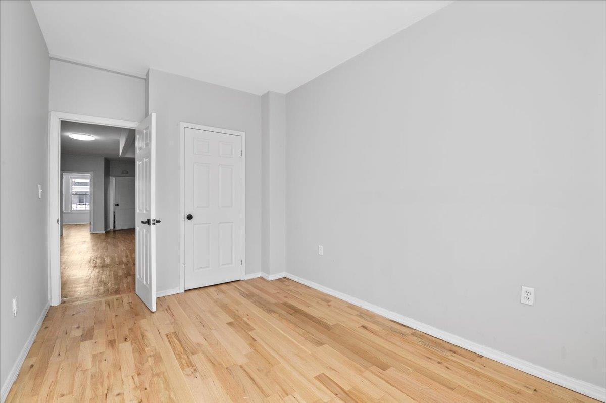 Single Family Georgia  Brooklyn, NY 11207, MLS-880827-8