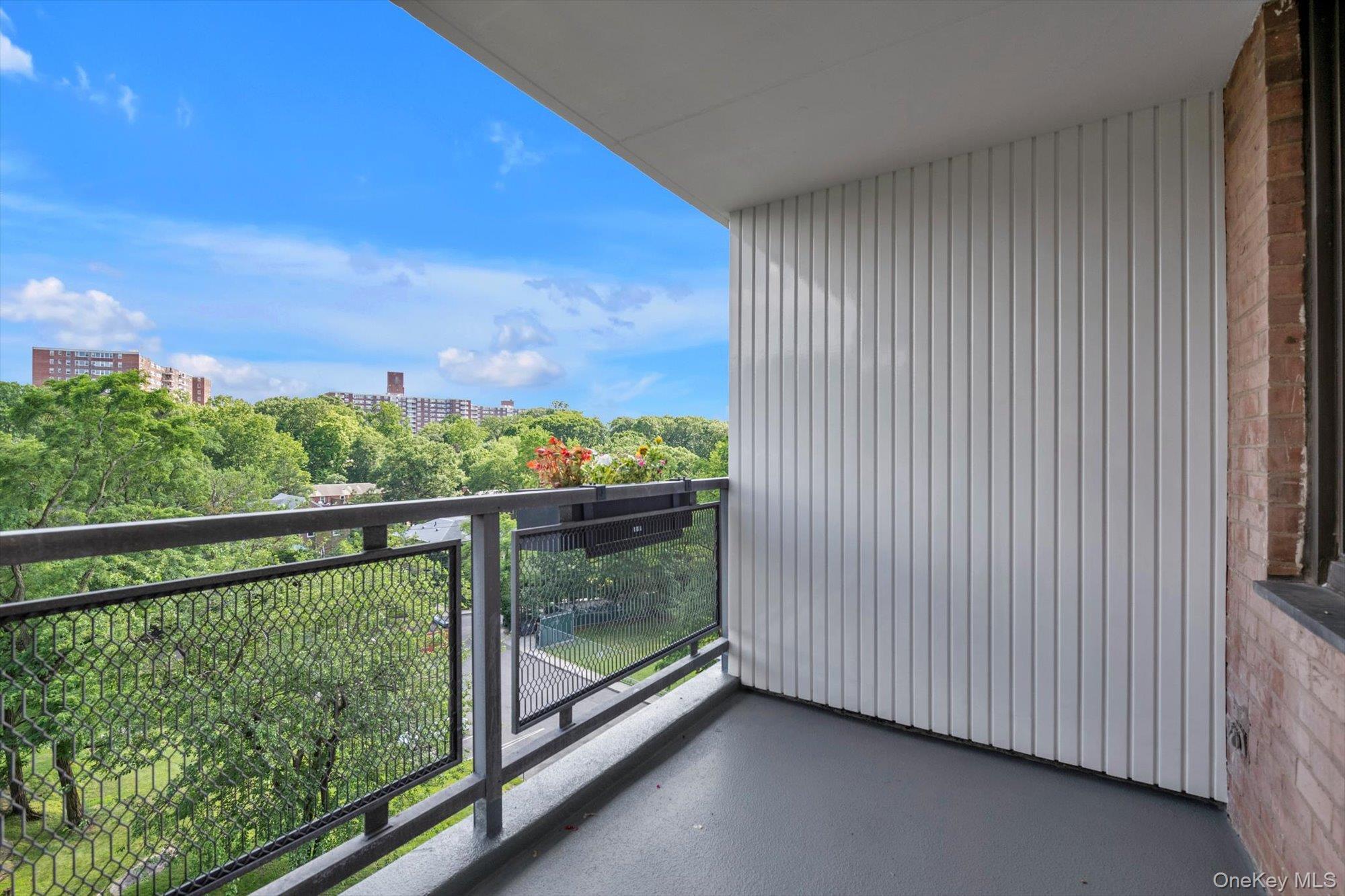 Coop Henry Hudson Bronx, NY 10471, MLS-880833-16