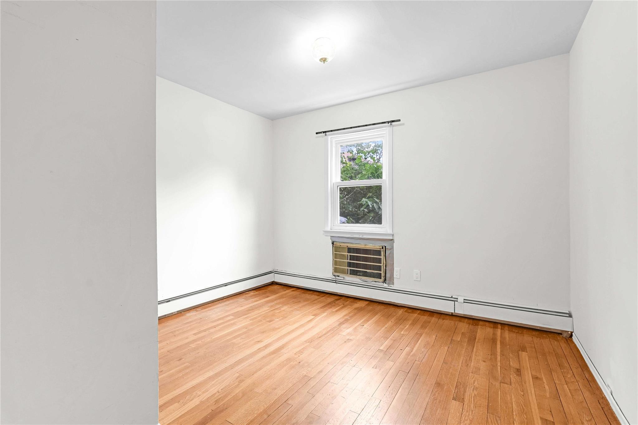Single Family Roosevelt  Queens, NY 11354, MLS-880867-15
