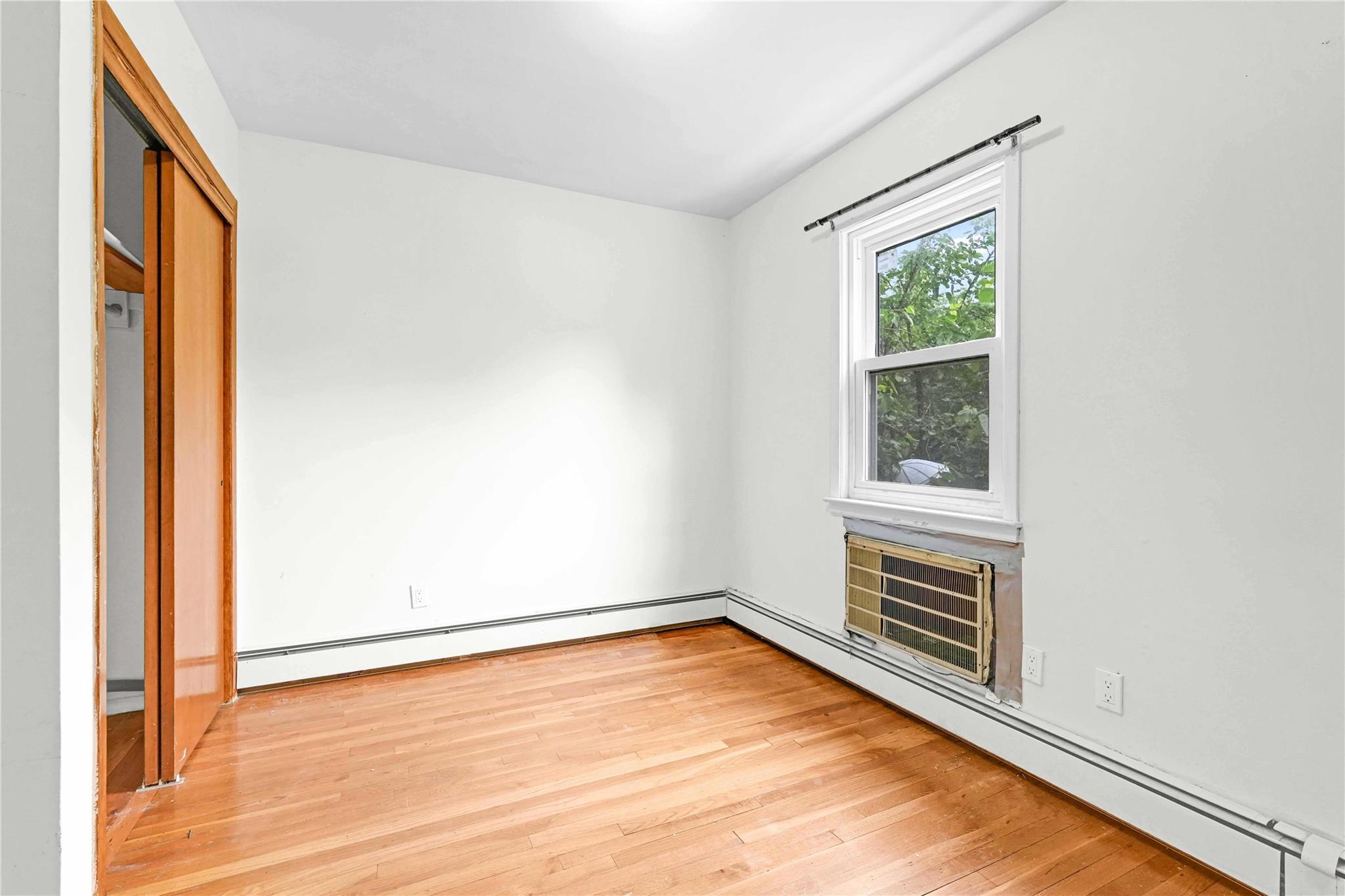 Single Family Roosevelt  Queens, NY 11354, MLS-880867-16