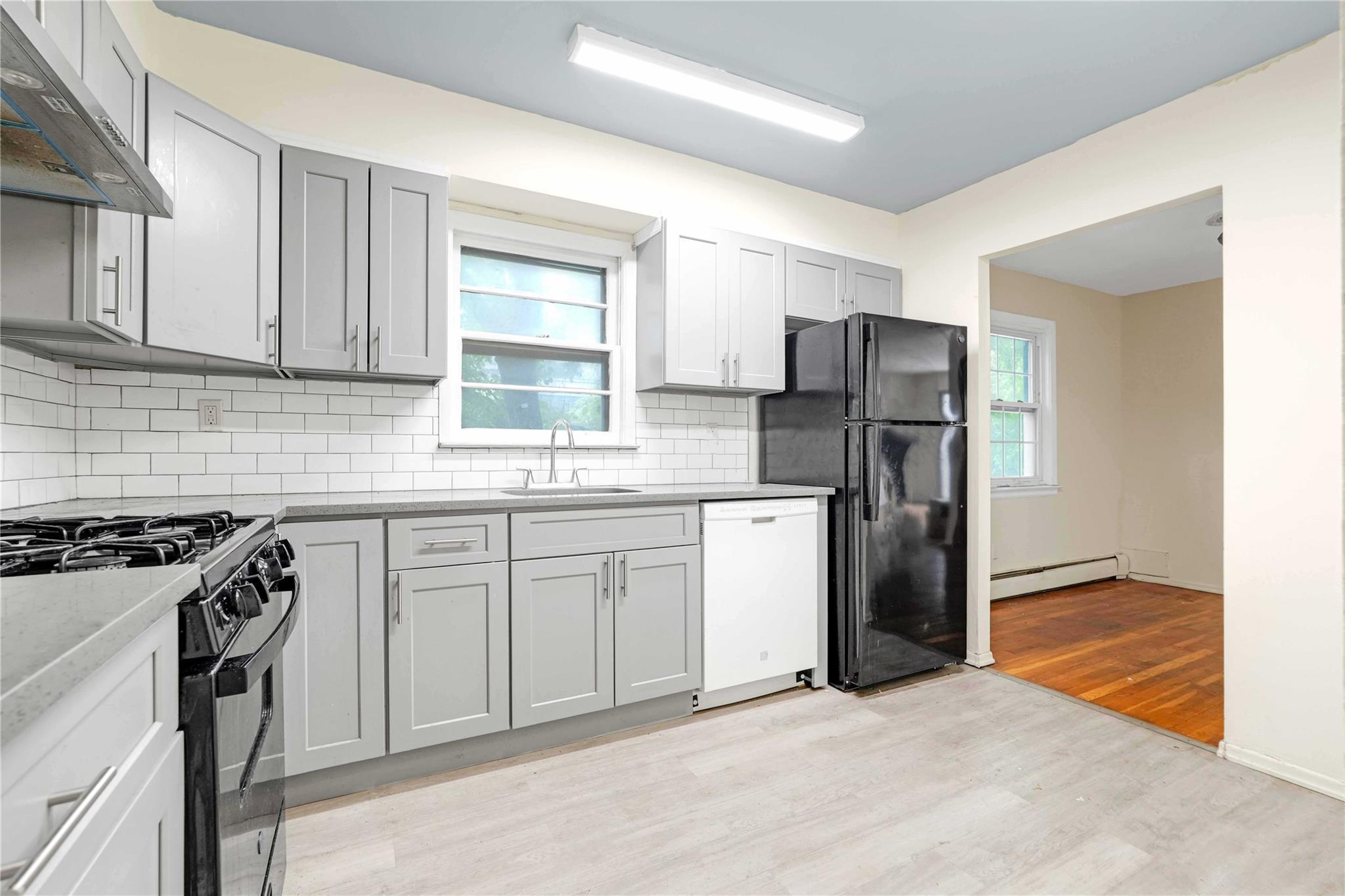 Single Family Roosevelt  Queens, NY 11354, MLS-880867-2
