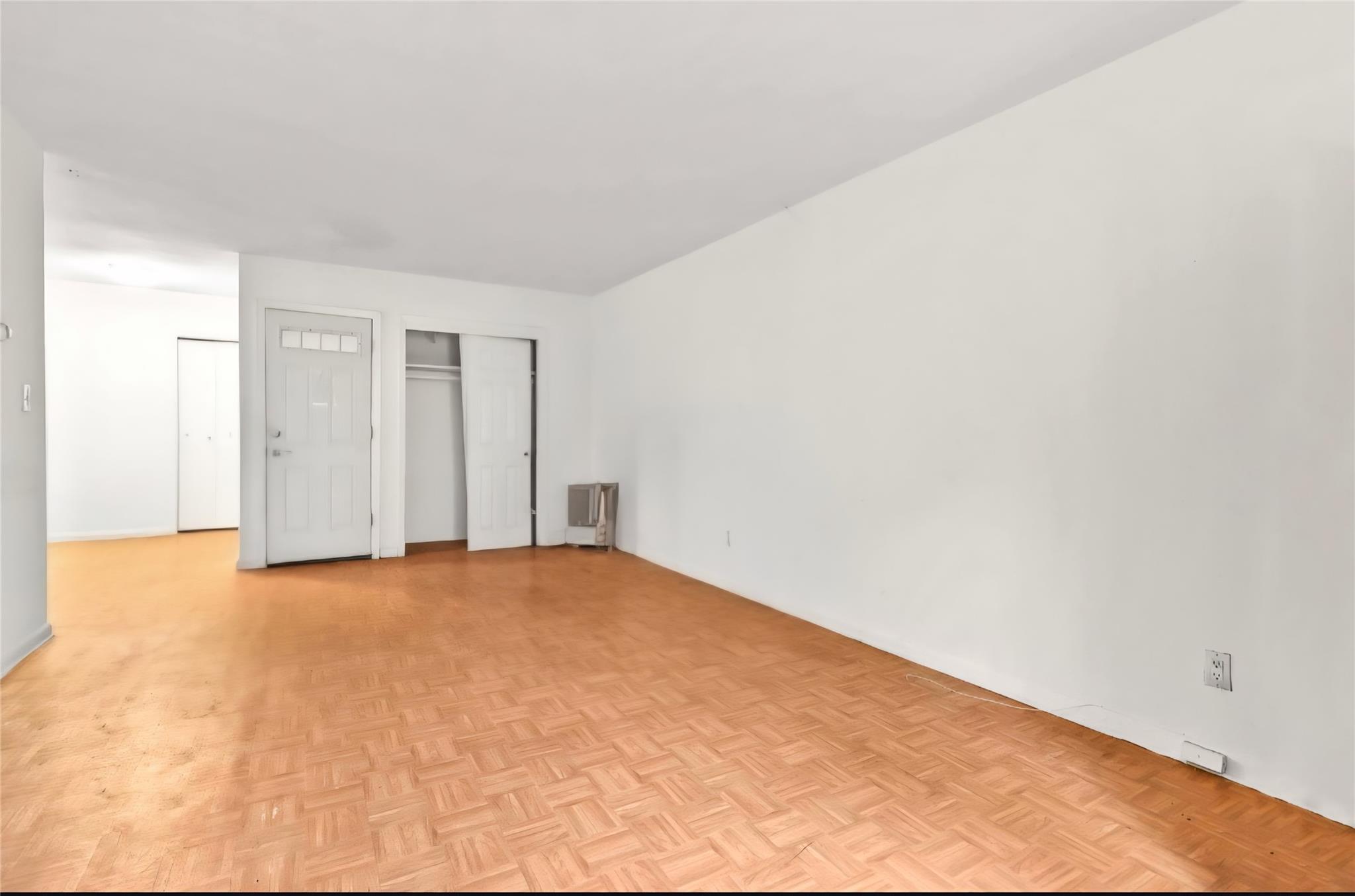 Single Family Roosevelt  Queens, NY 11354, MLS-880867-23