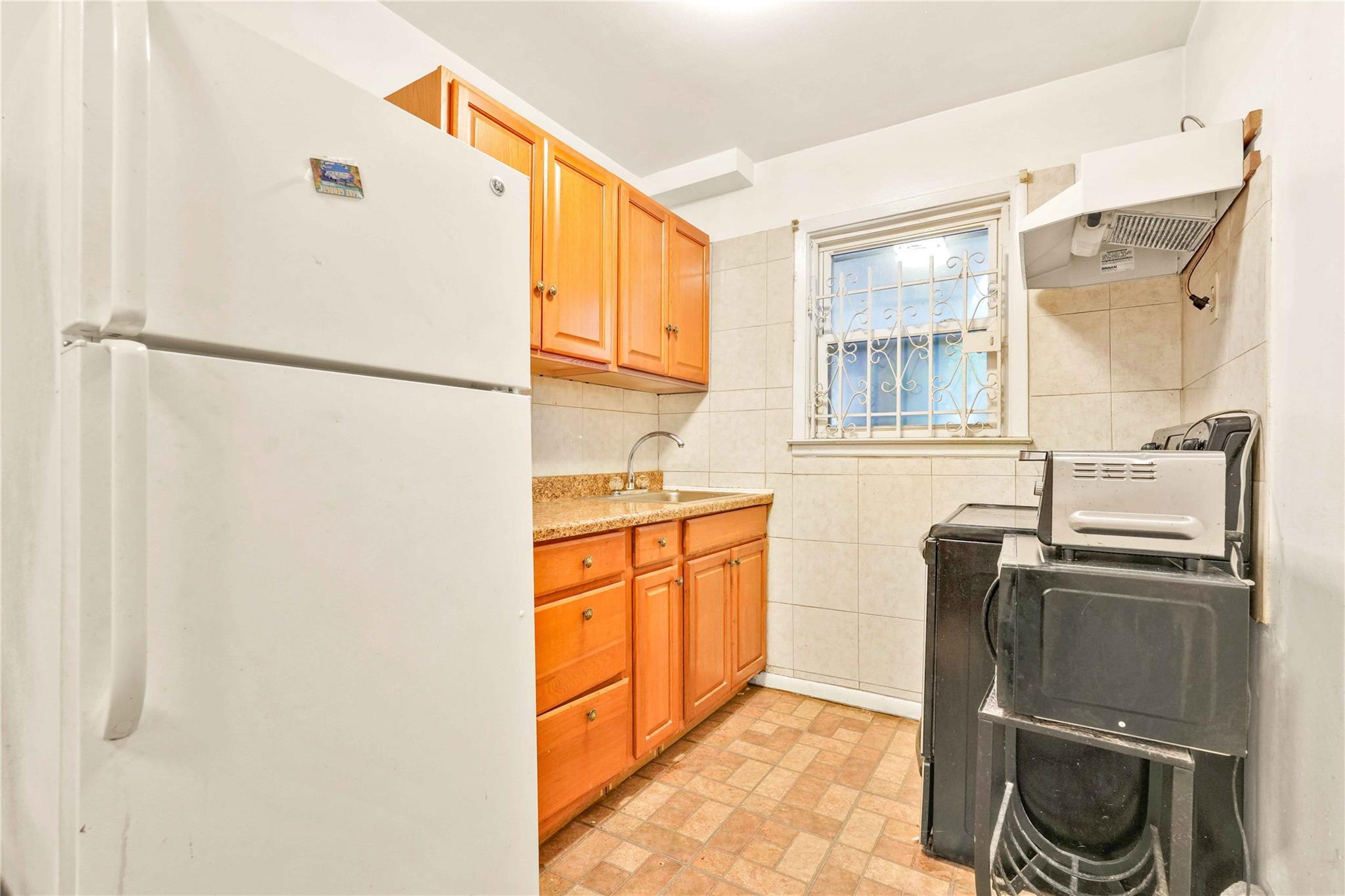 Single Family Roosevelt  Queens, NY 11354, MLS-880867-27