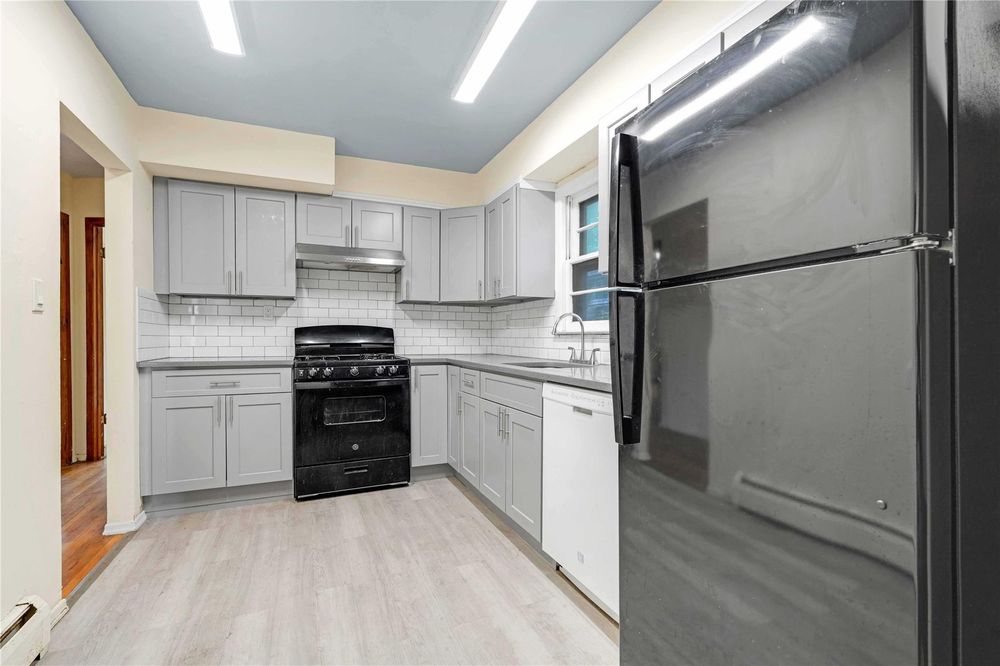 Single Family Roosevelt  Queens, NY 11354, MLS-880867-3