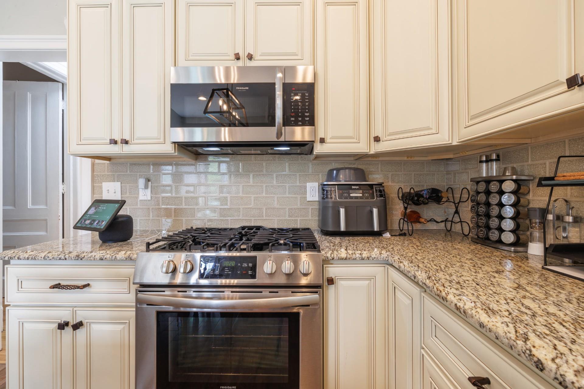 Single Family 26th Brooklyn, NY 11226, MLS-880874-22