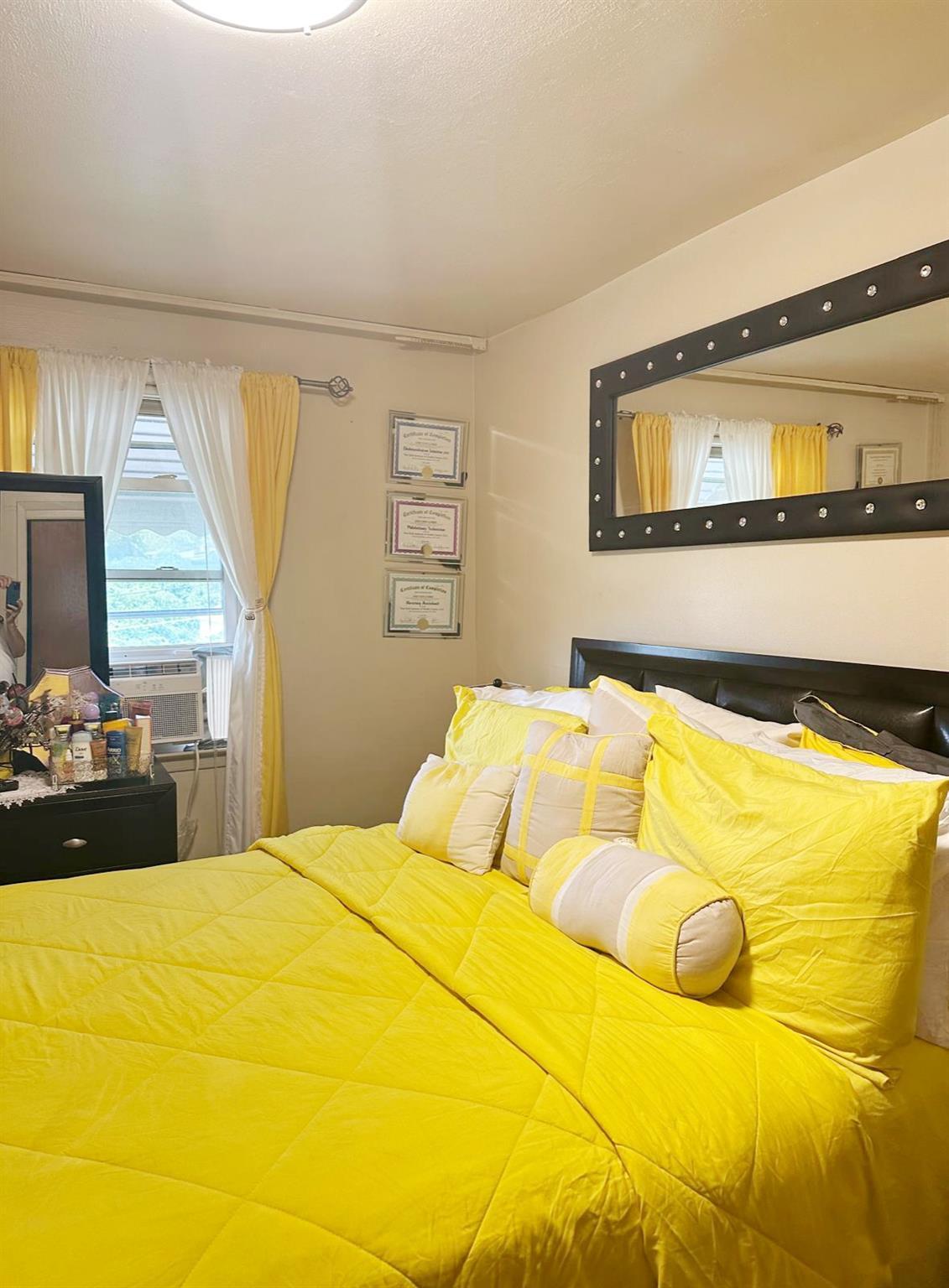 Single Family 221st  Bronx, NY 10467, MLS-880907-16