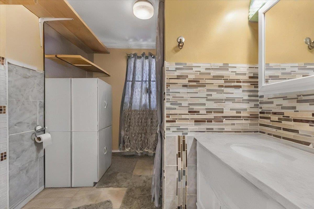 Single Family Furman  Bronx, NY 10470, MLS-880925-18