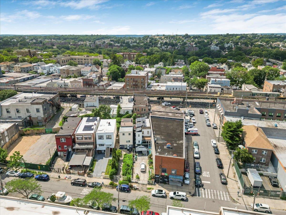 Single Family Furman  Bronx, NY 10470, MLS-880925-27