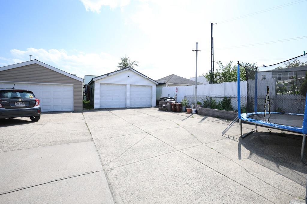 Single Family Rosita  Queens, NY 11417, MLS-880934-24
